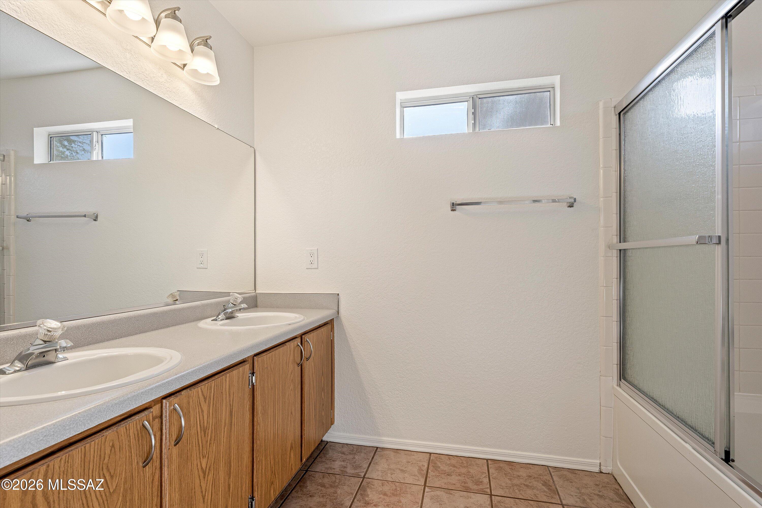 9845 E Banbridge Street