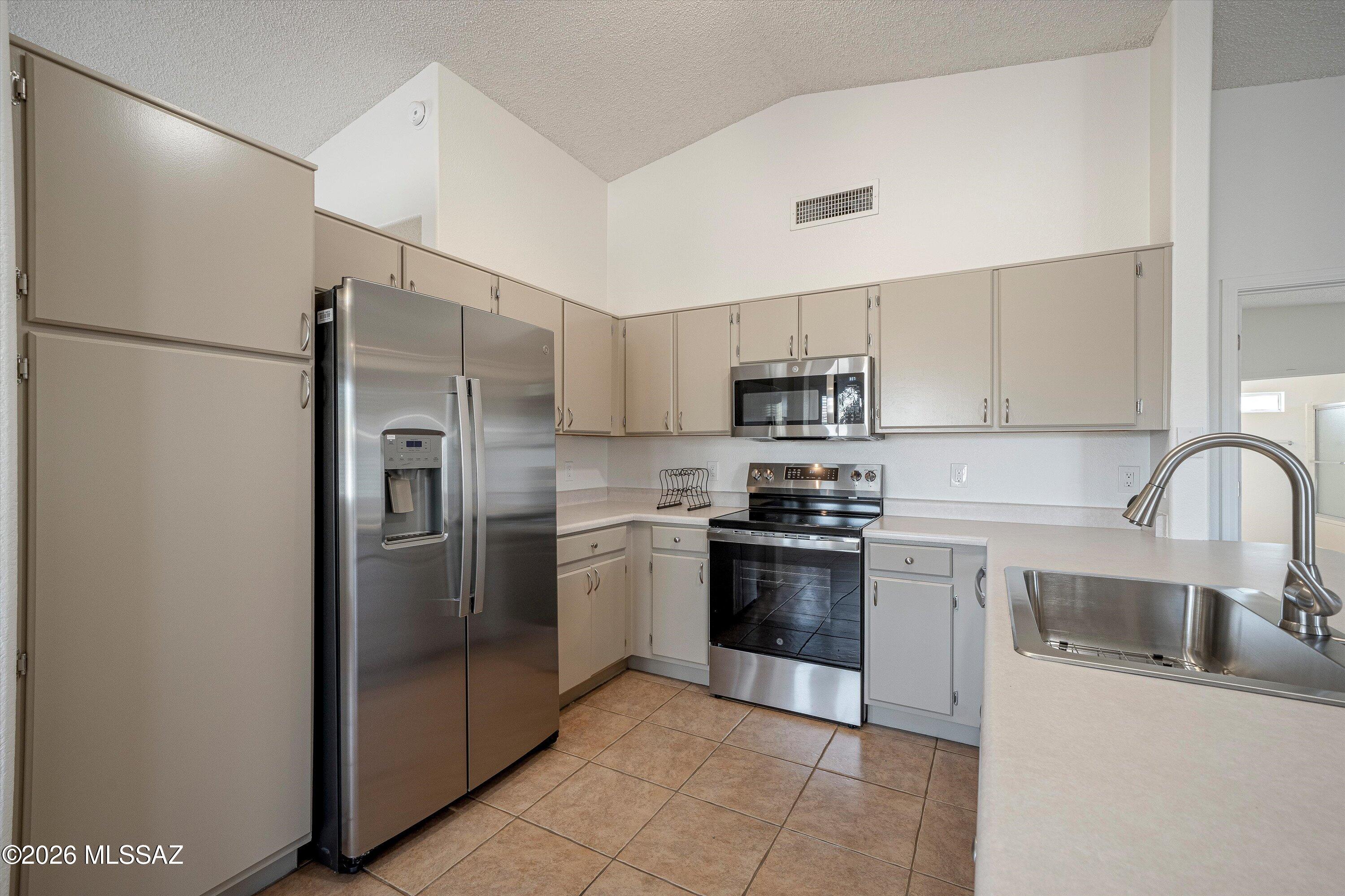 9845 E Banbridge Street