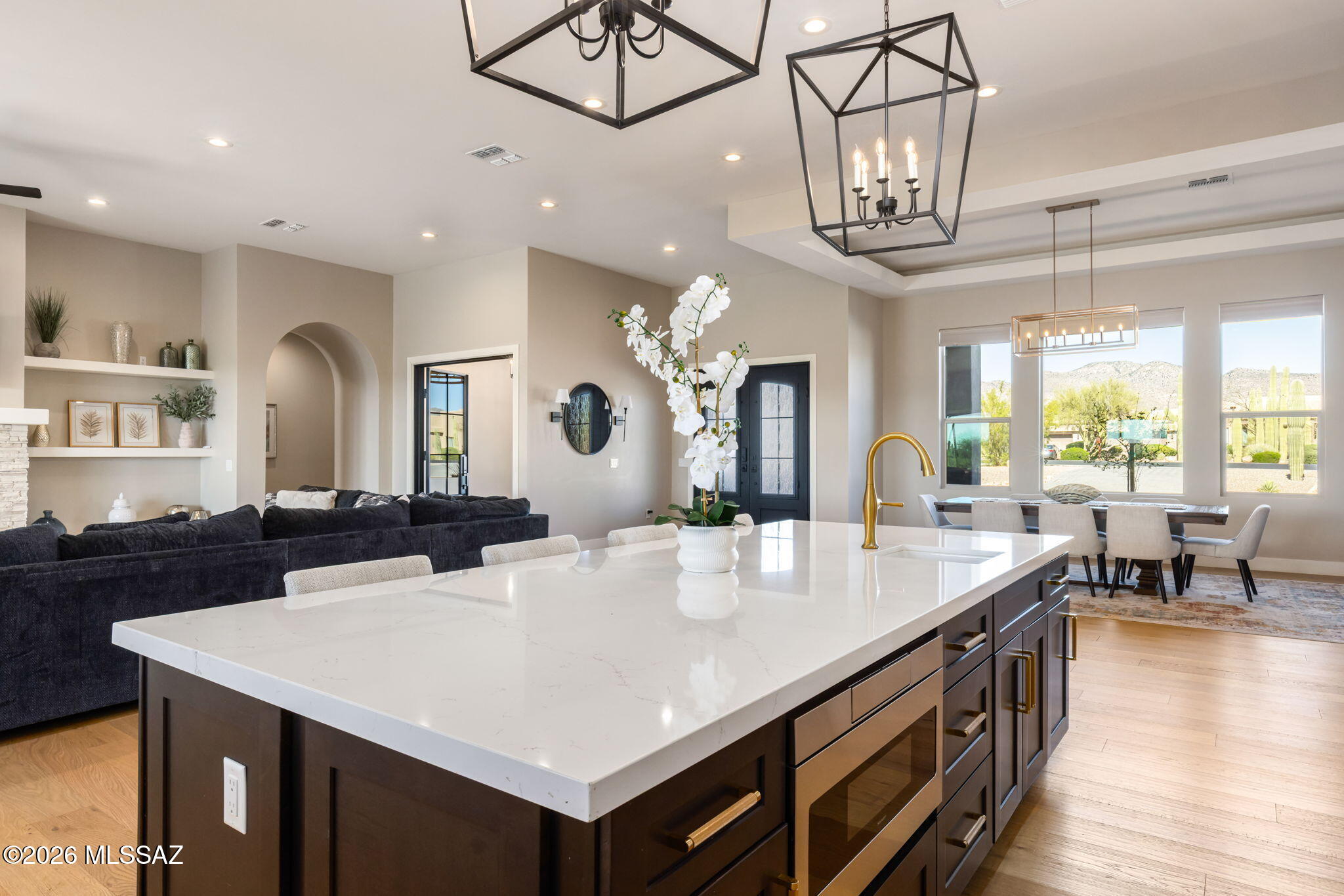 2725 N Megafauna Court