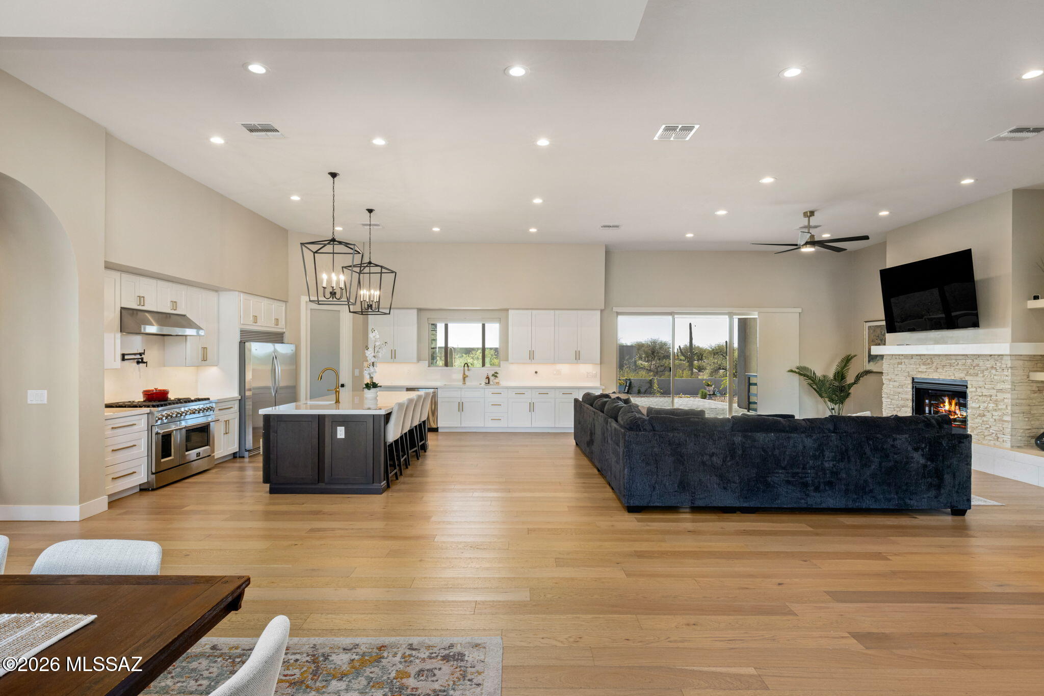 2725 N Megafauna Court