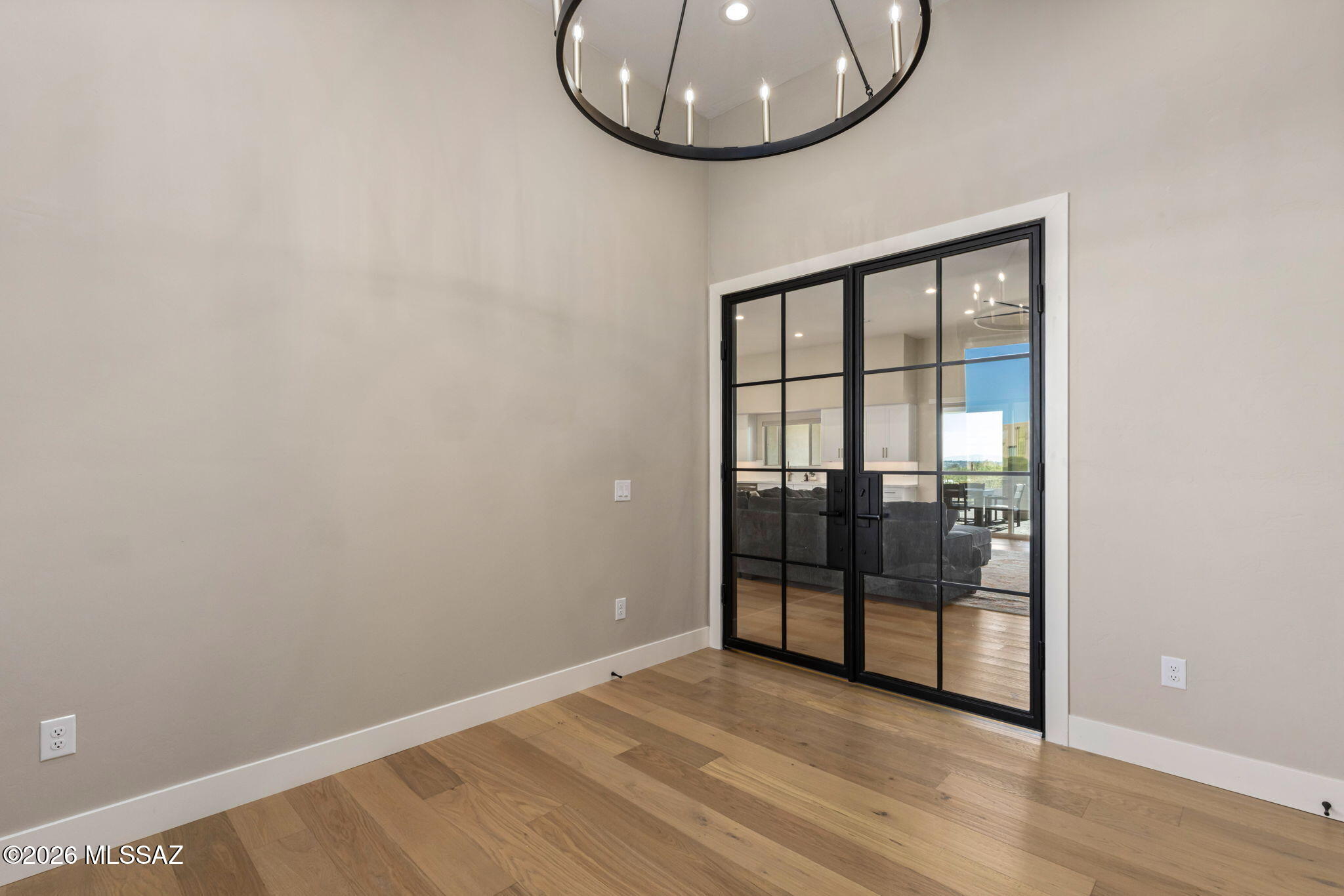 2725 N Megafauna Court