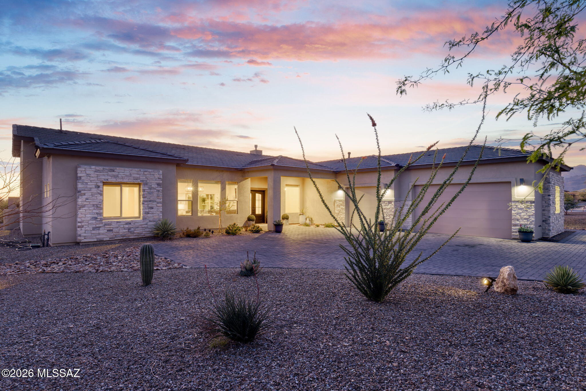 2725 N Megafauna Court