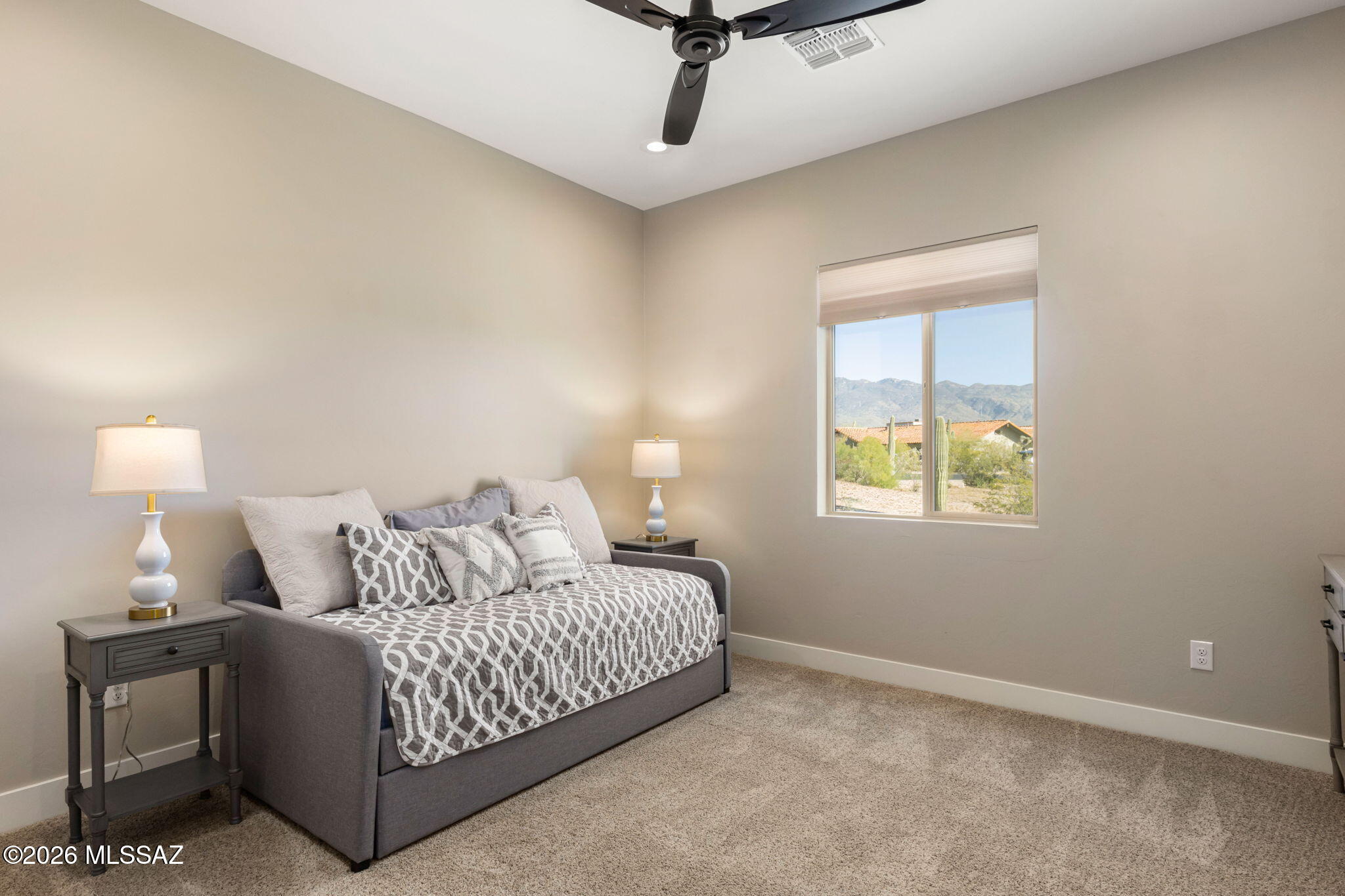 2725 N Megafauna Court