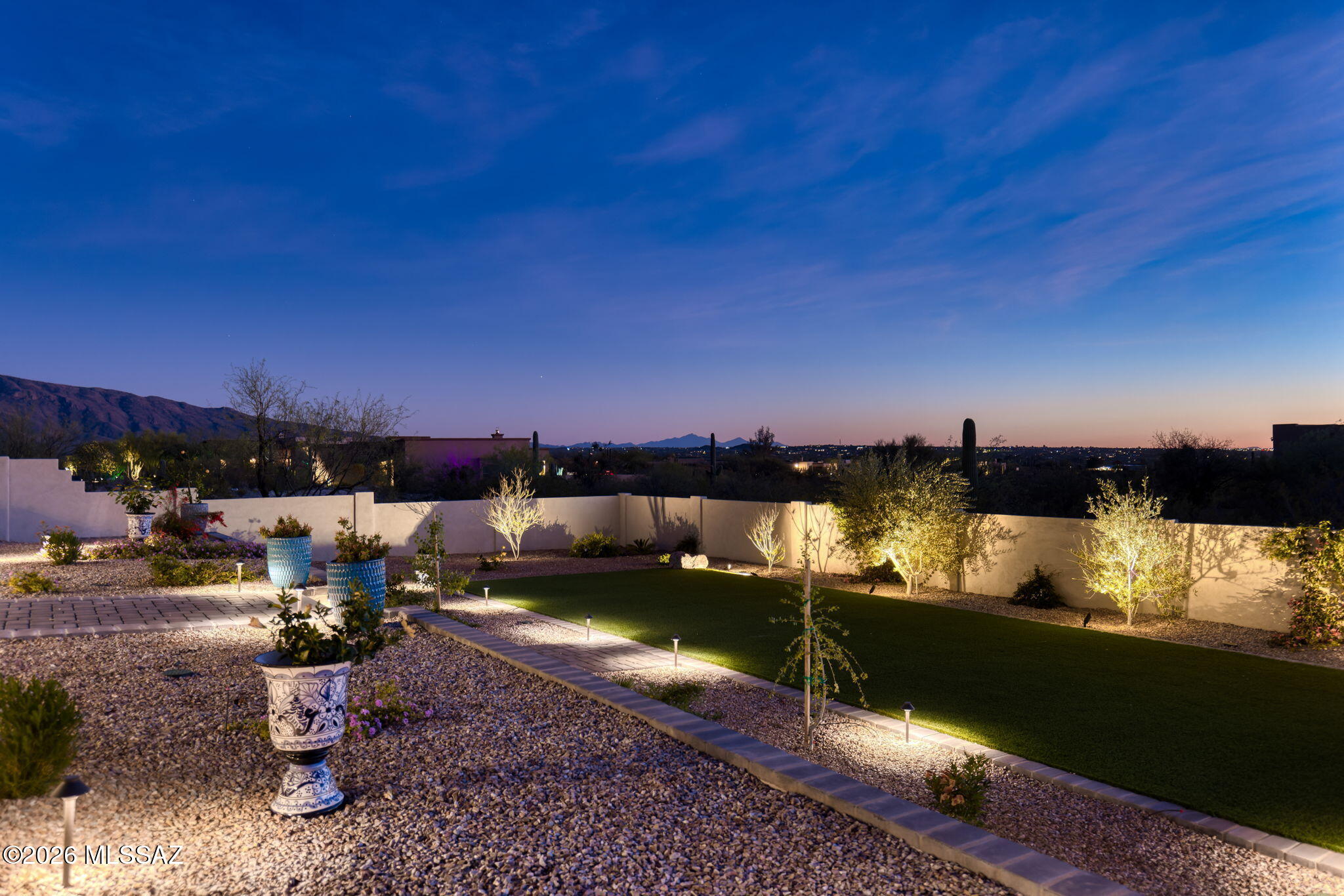 2725 N Megafauna Court