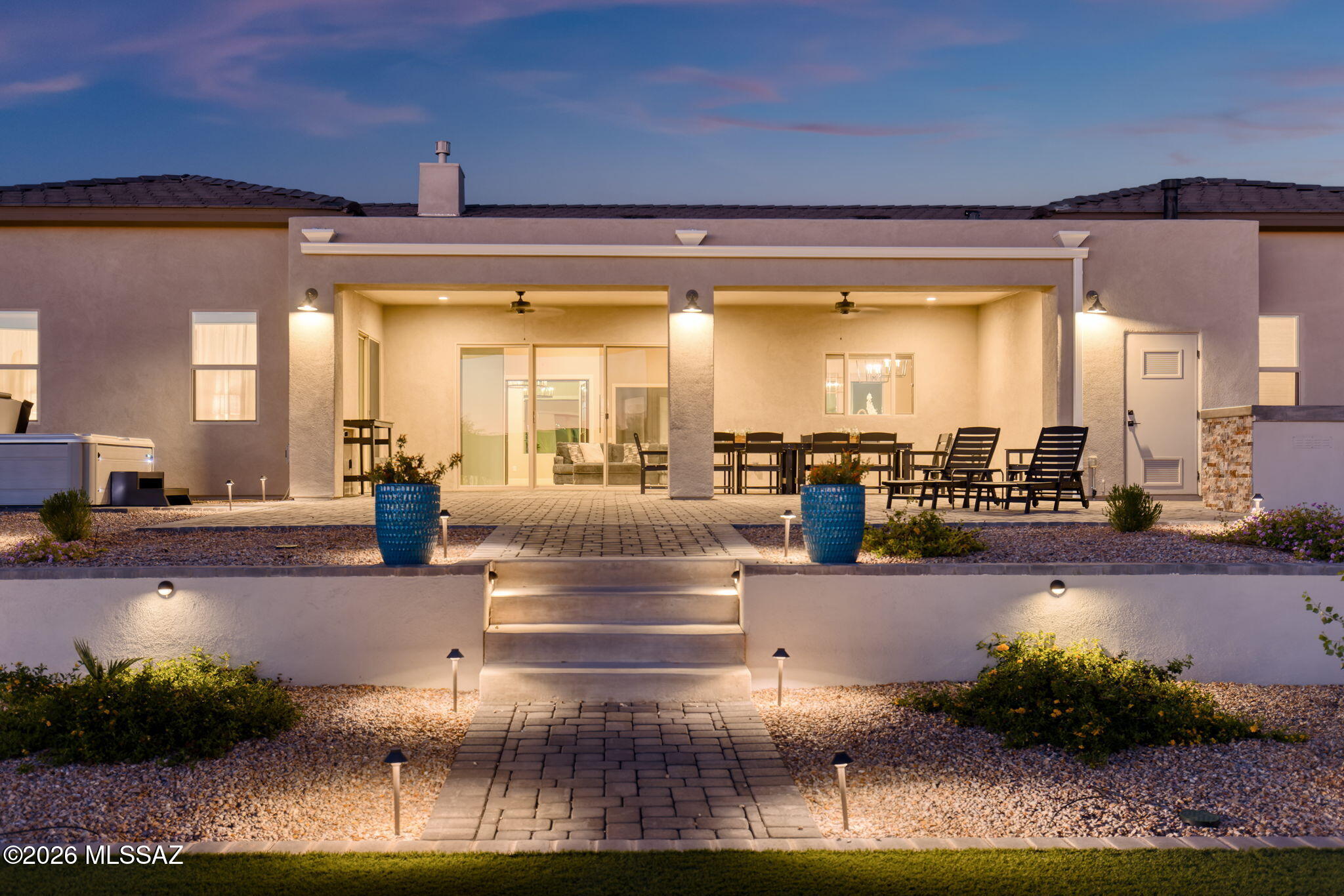 2725 N Megafauna Court