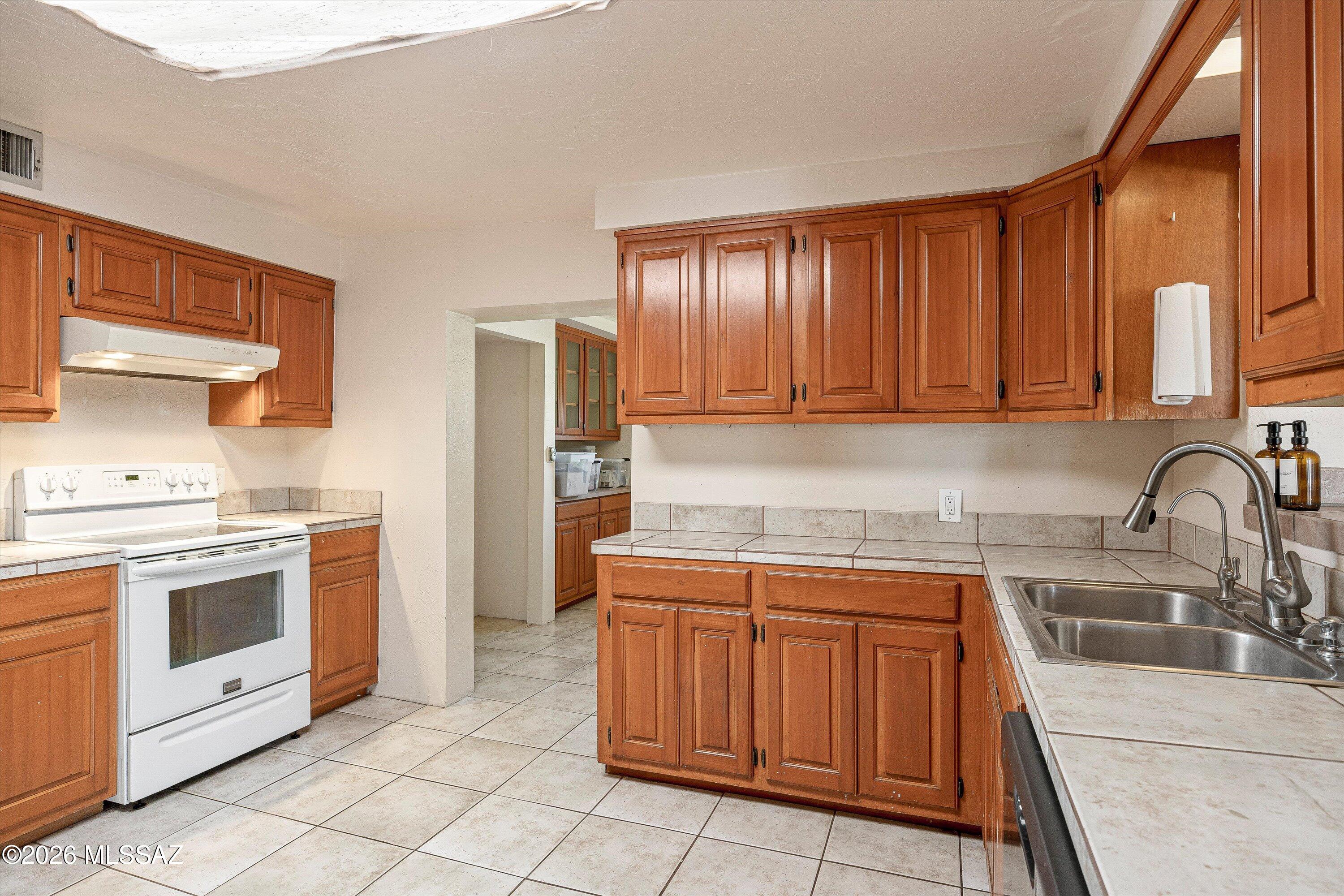 2519 N Euclid Avenue