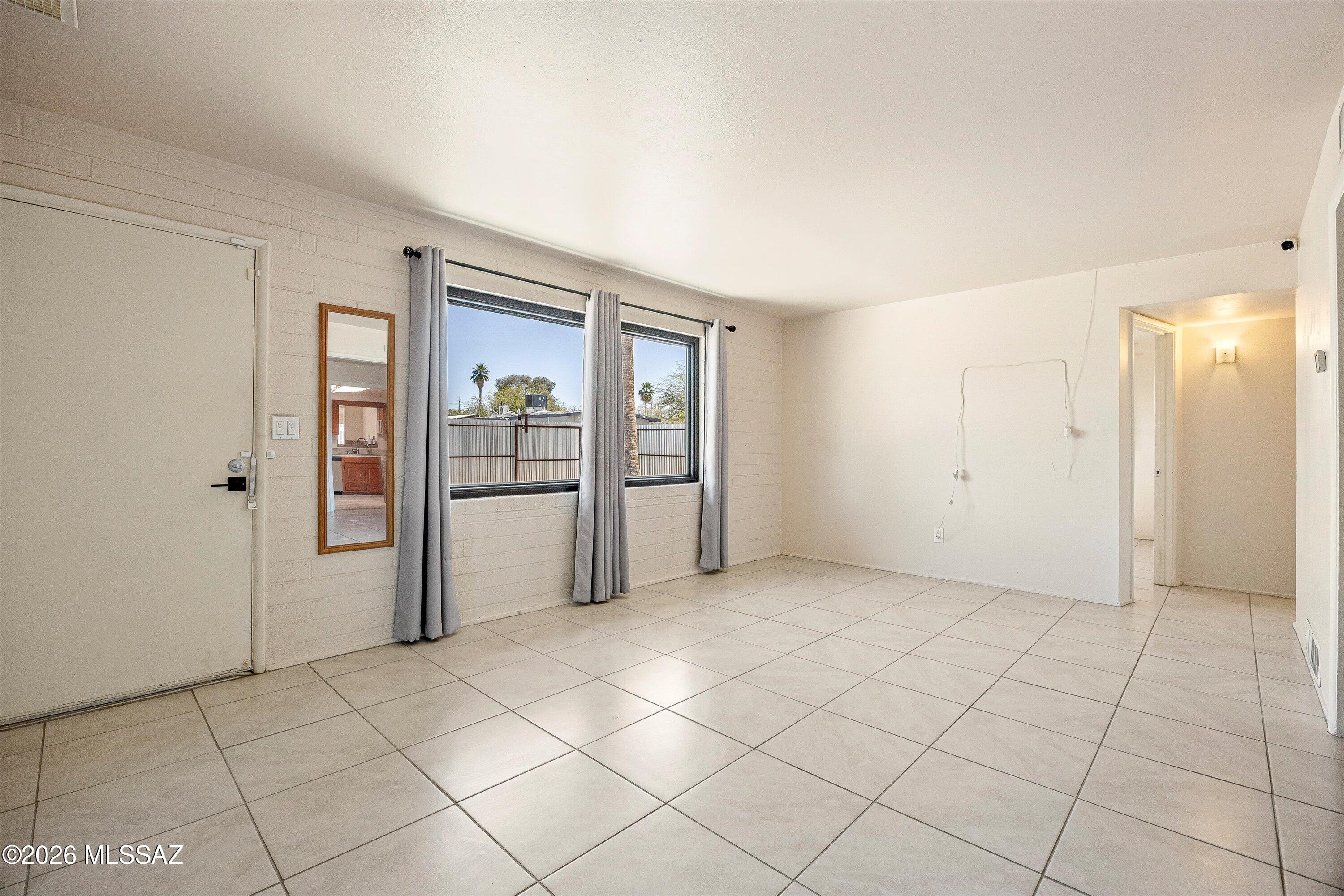 2519 N Euclid Avenue