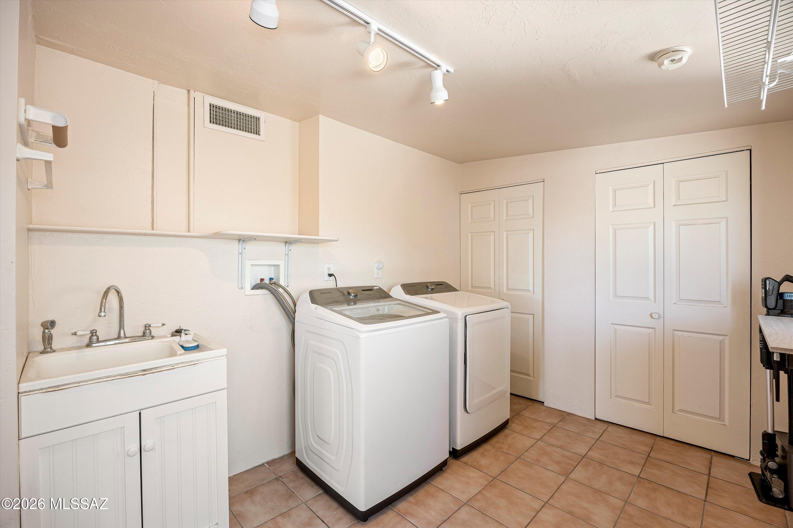 2519 N Euclid Avenue