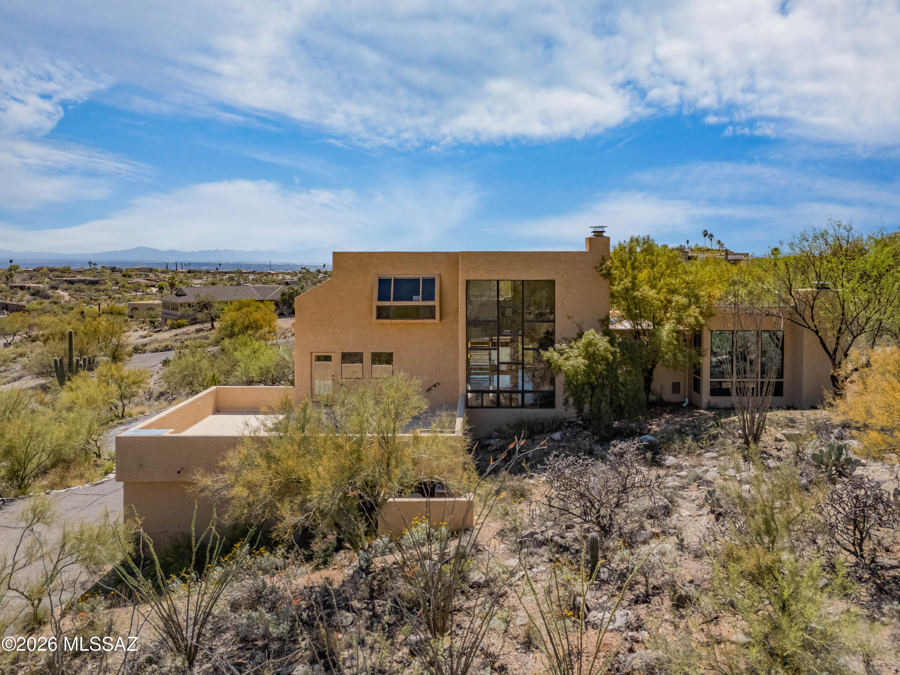 6015 E Paseo Ventoso