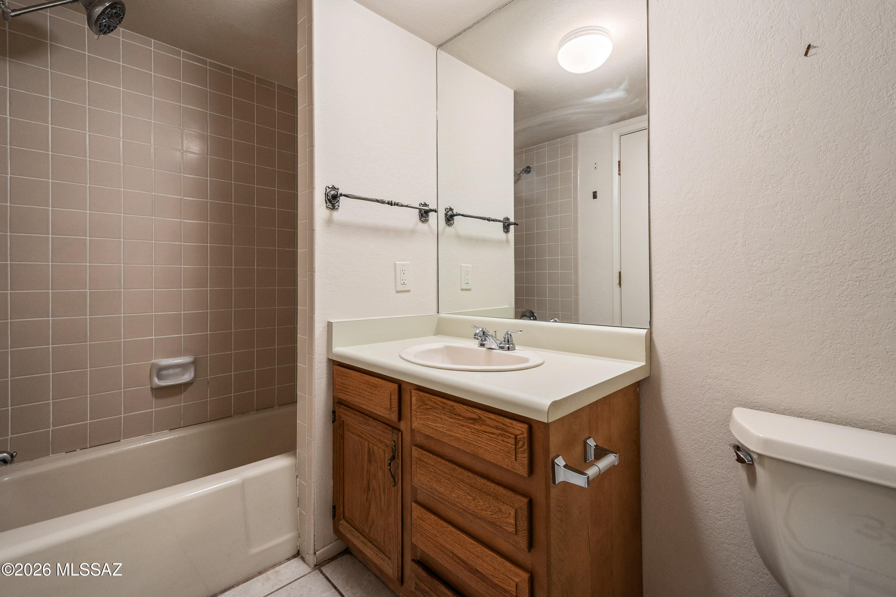 6015 E Paseo Ventoso