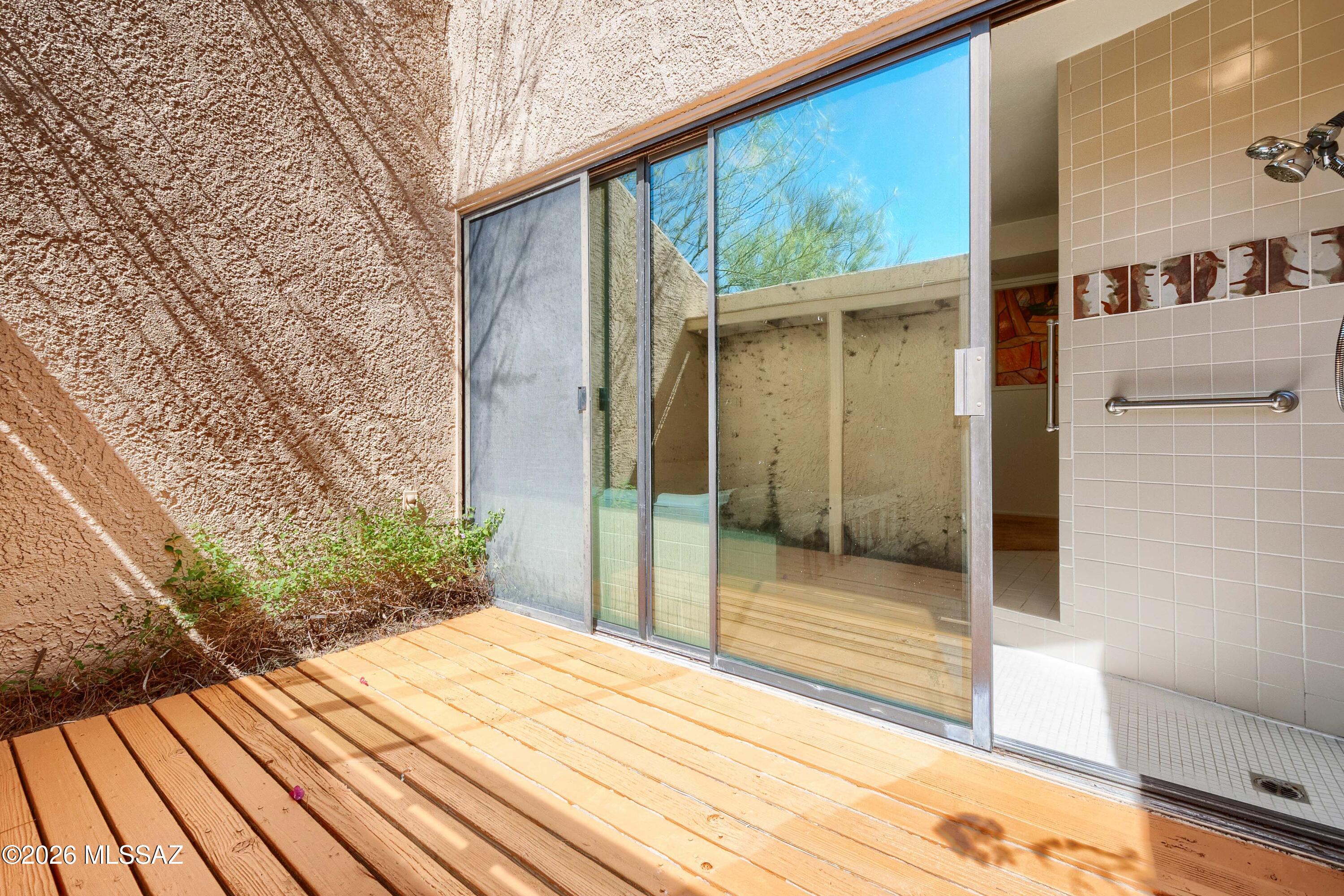 6015 E Paseo Ventoso