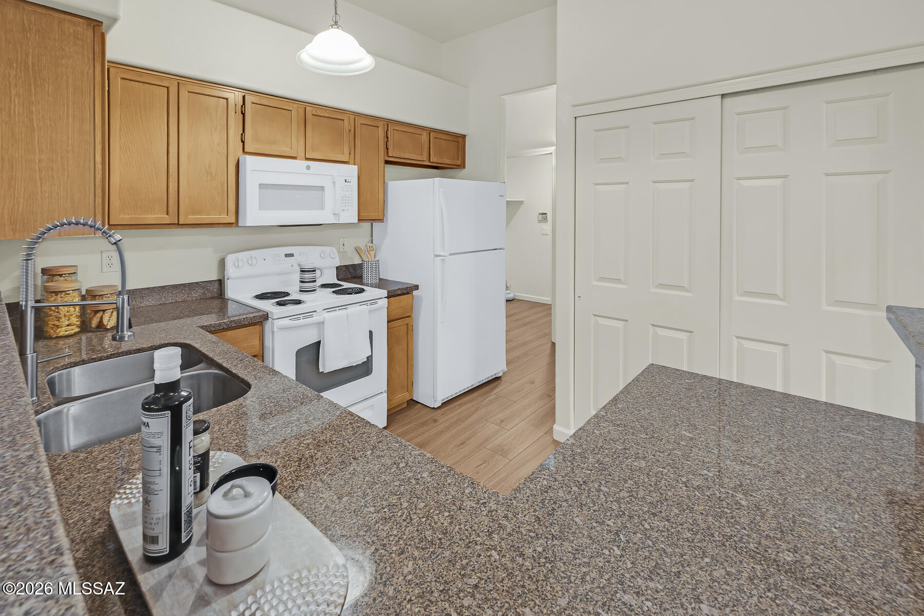 7667 E Park View Drive