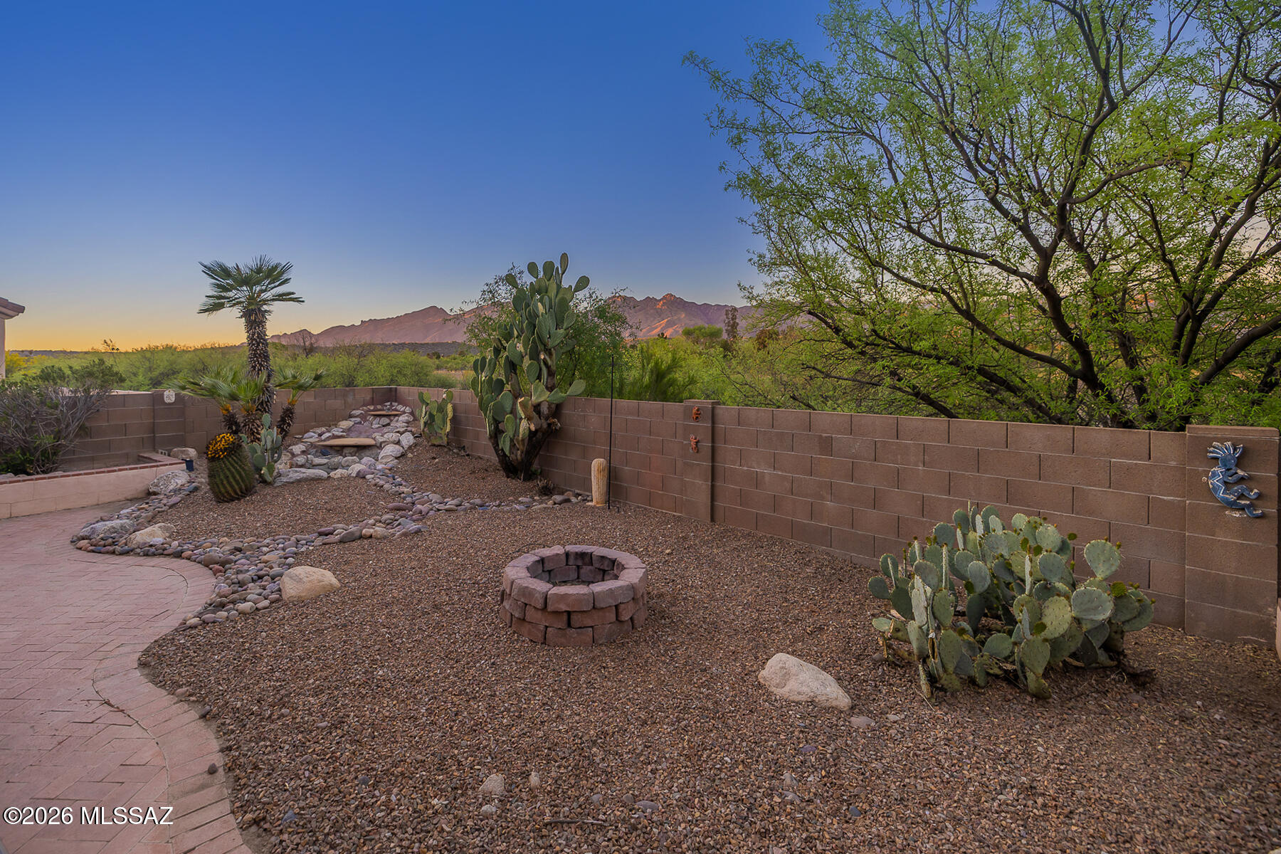 7667 E Park View Drive