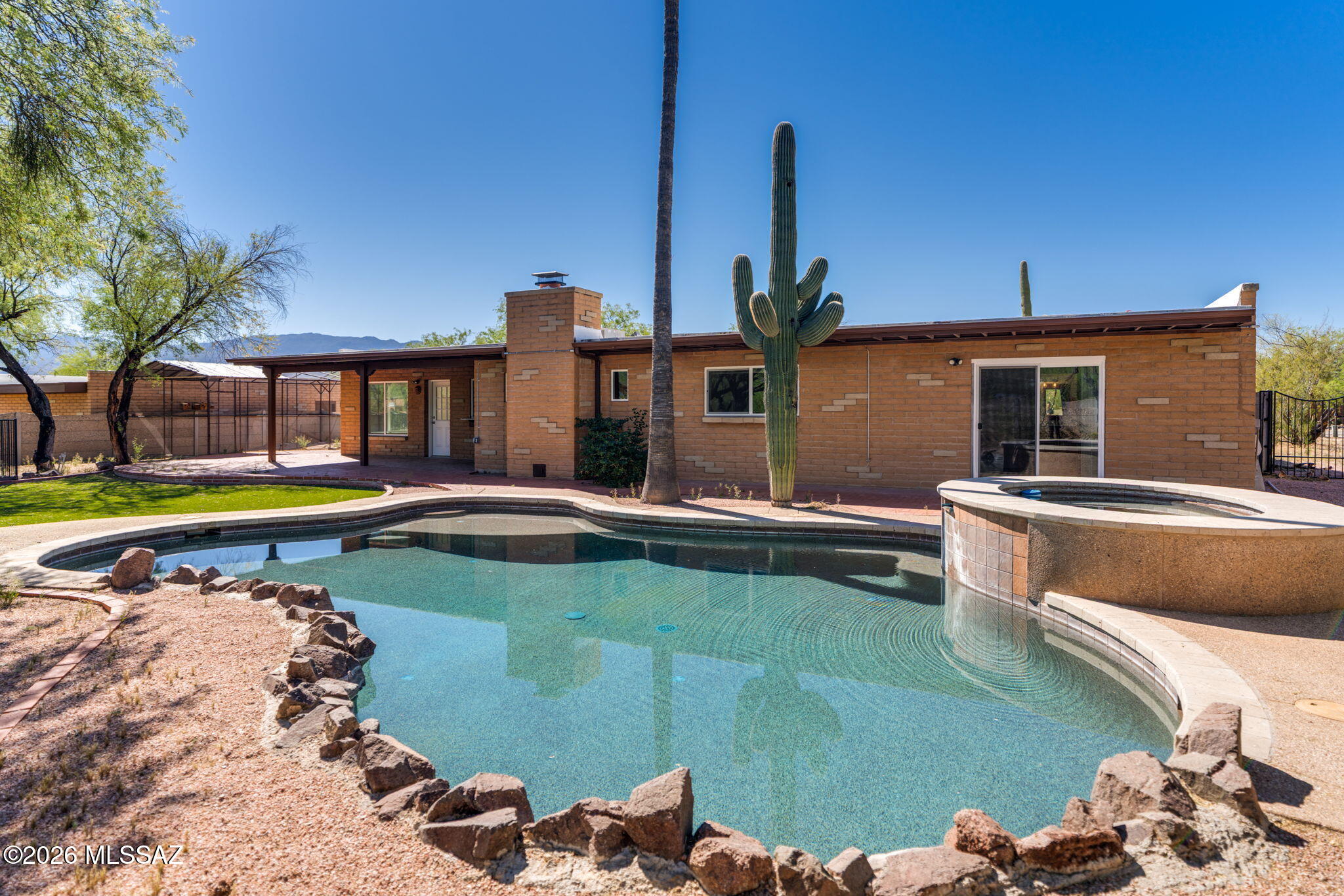 11421 E Holster Drive