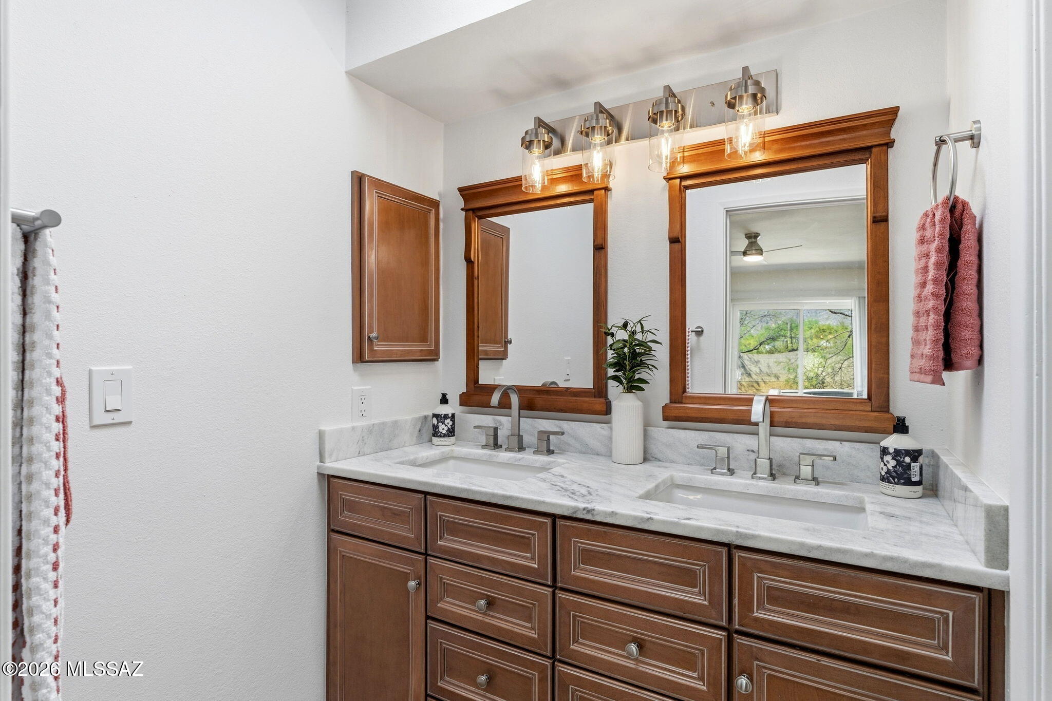 11421 E Holster Drive