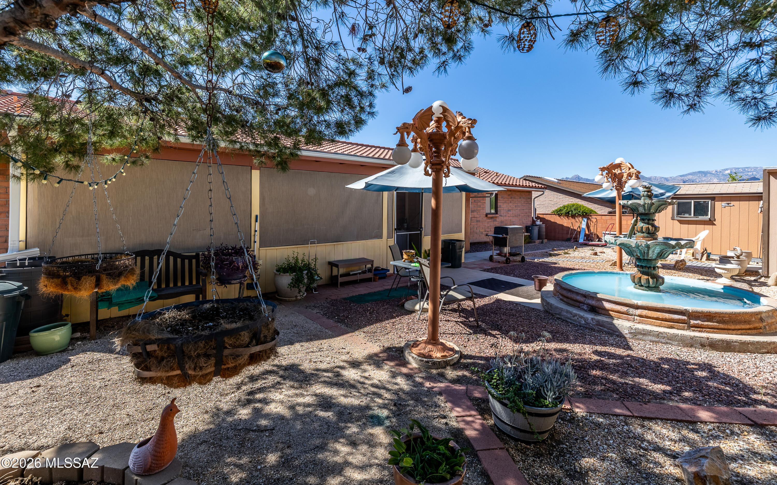 874 N Dusenburg Avenue