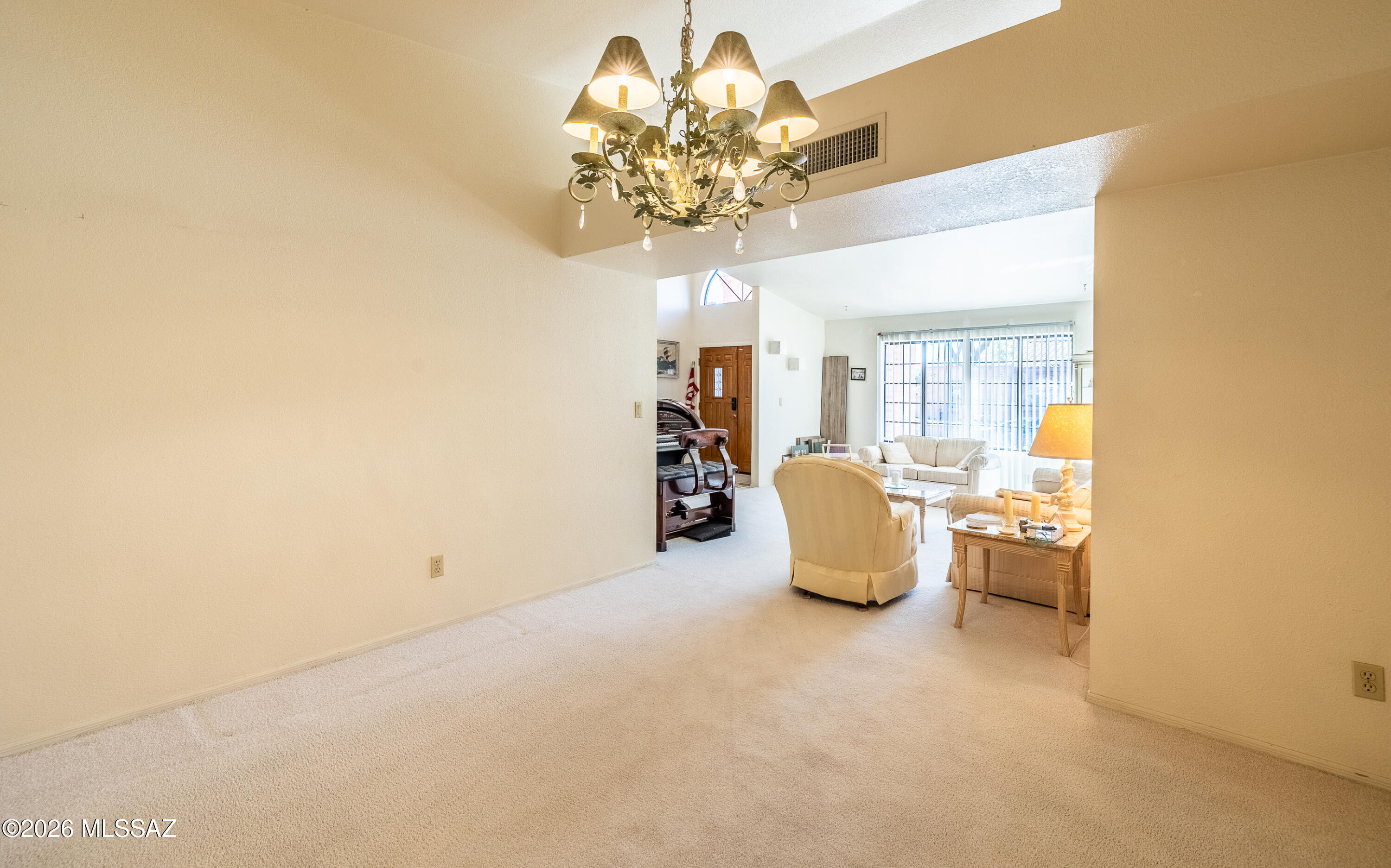 874 N Dusenburg Avenue