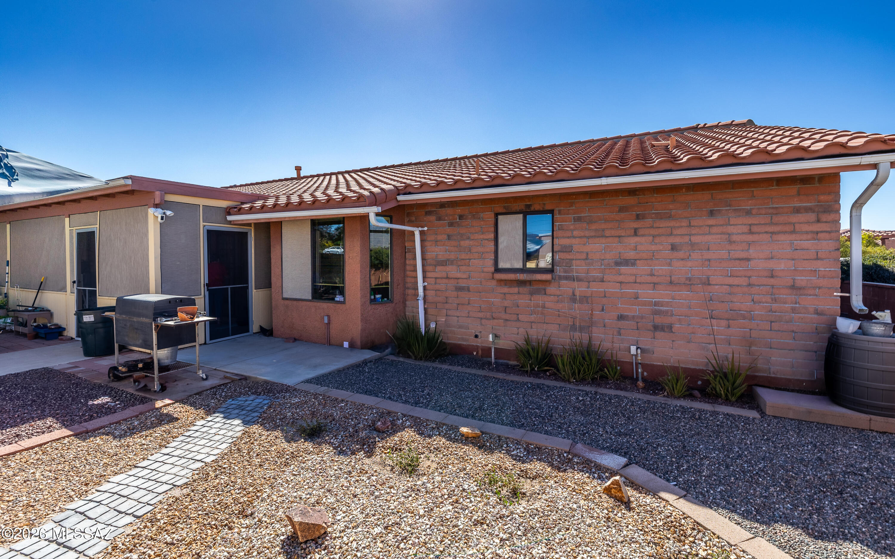 874 N Dusenburg Avenue