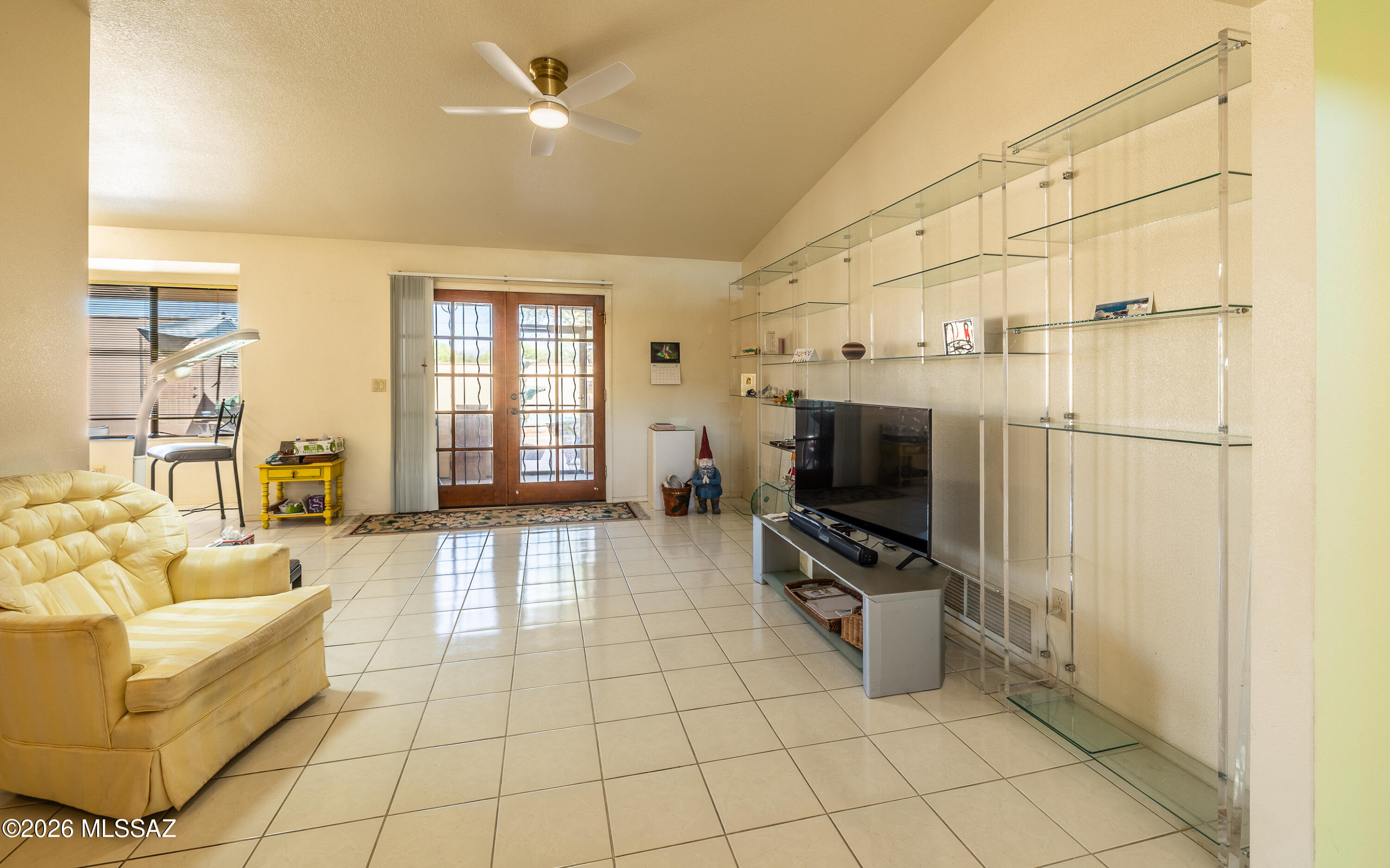 874 N Dusenburg Avenue