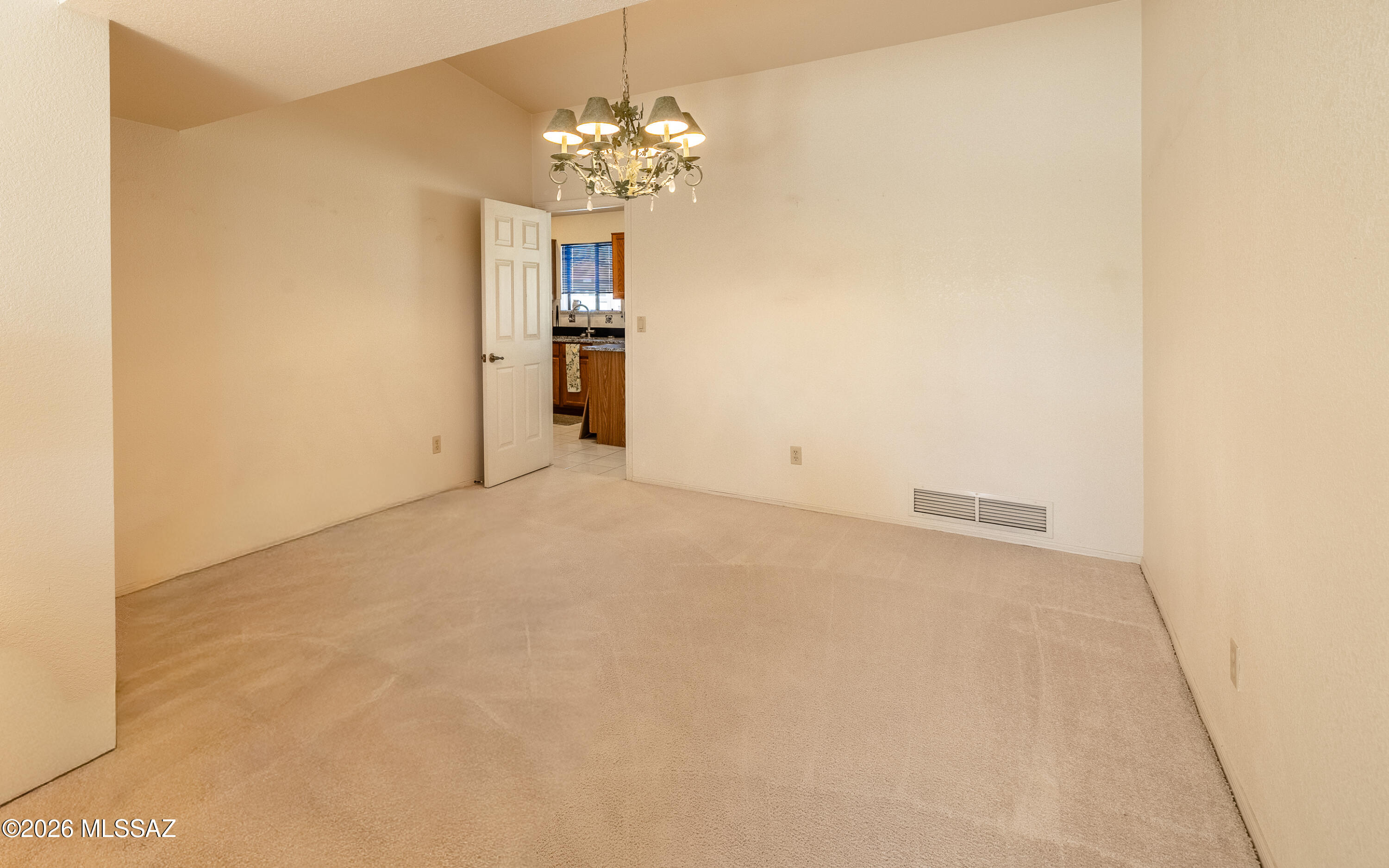 874 N Dusenburg Avenue