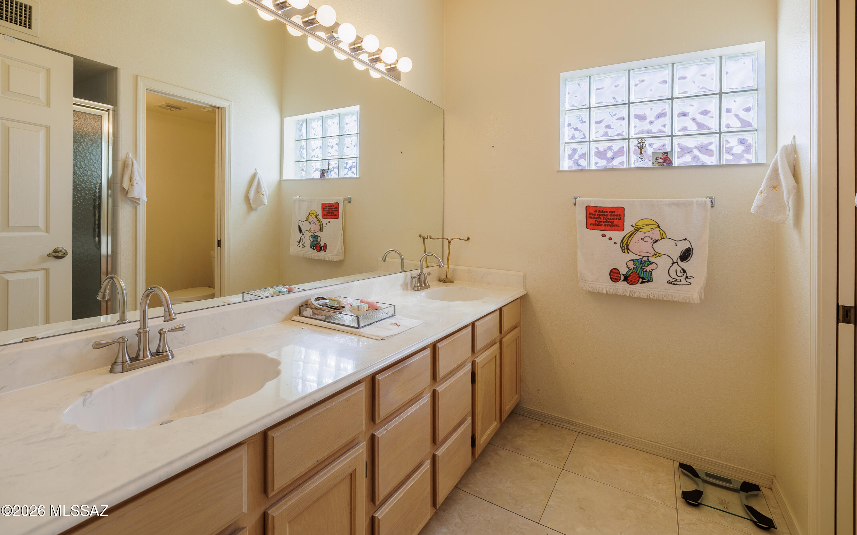 874 N Dusenburg Avenue