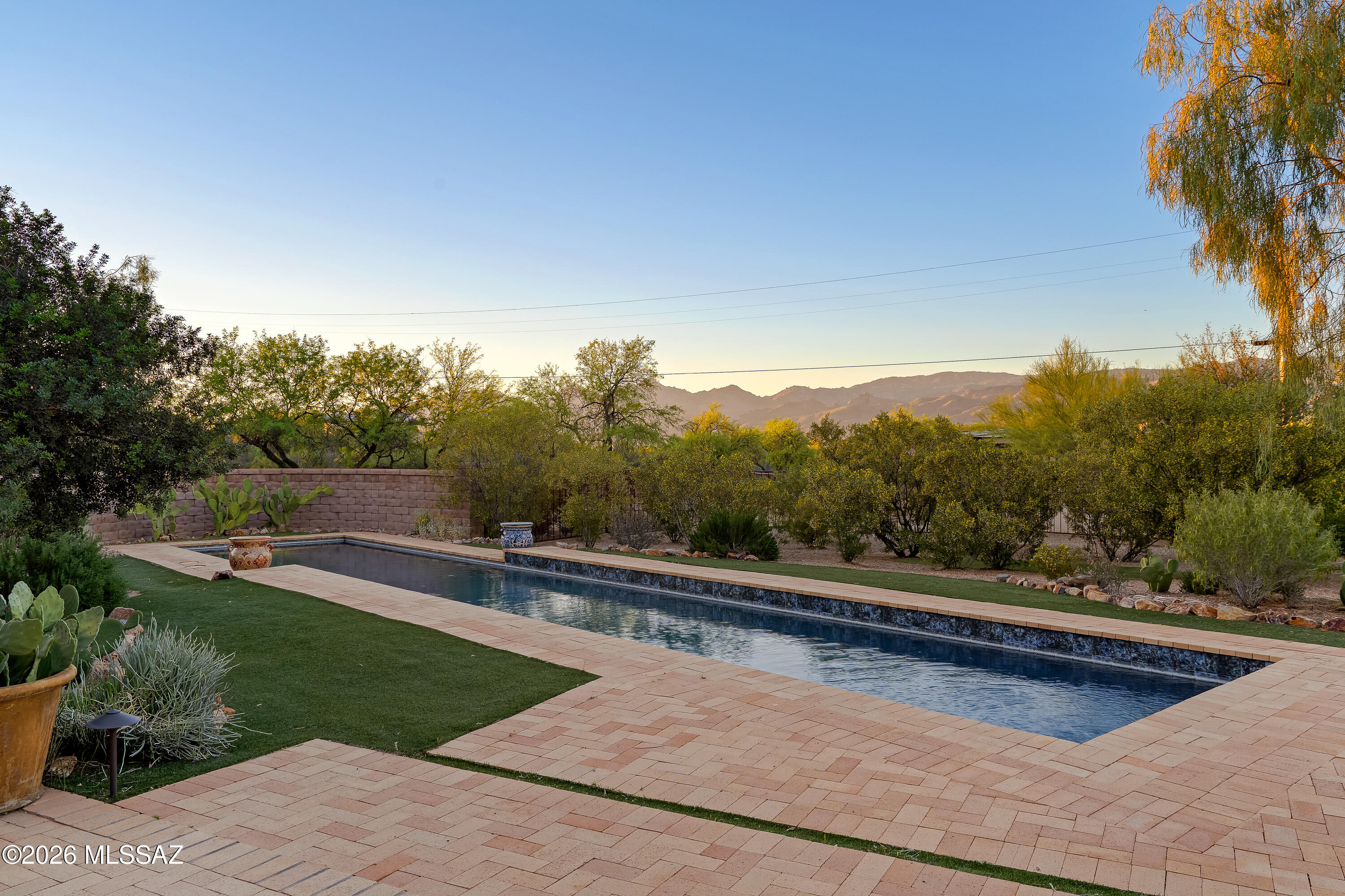 455 N Avenida Aguila