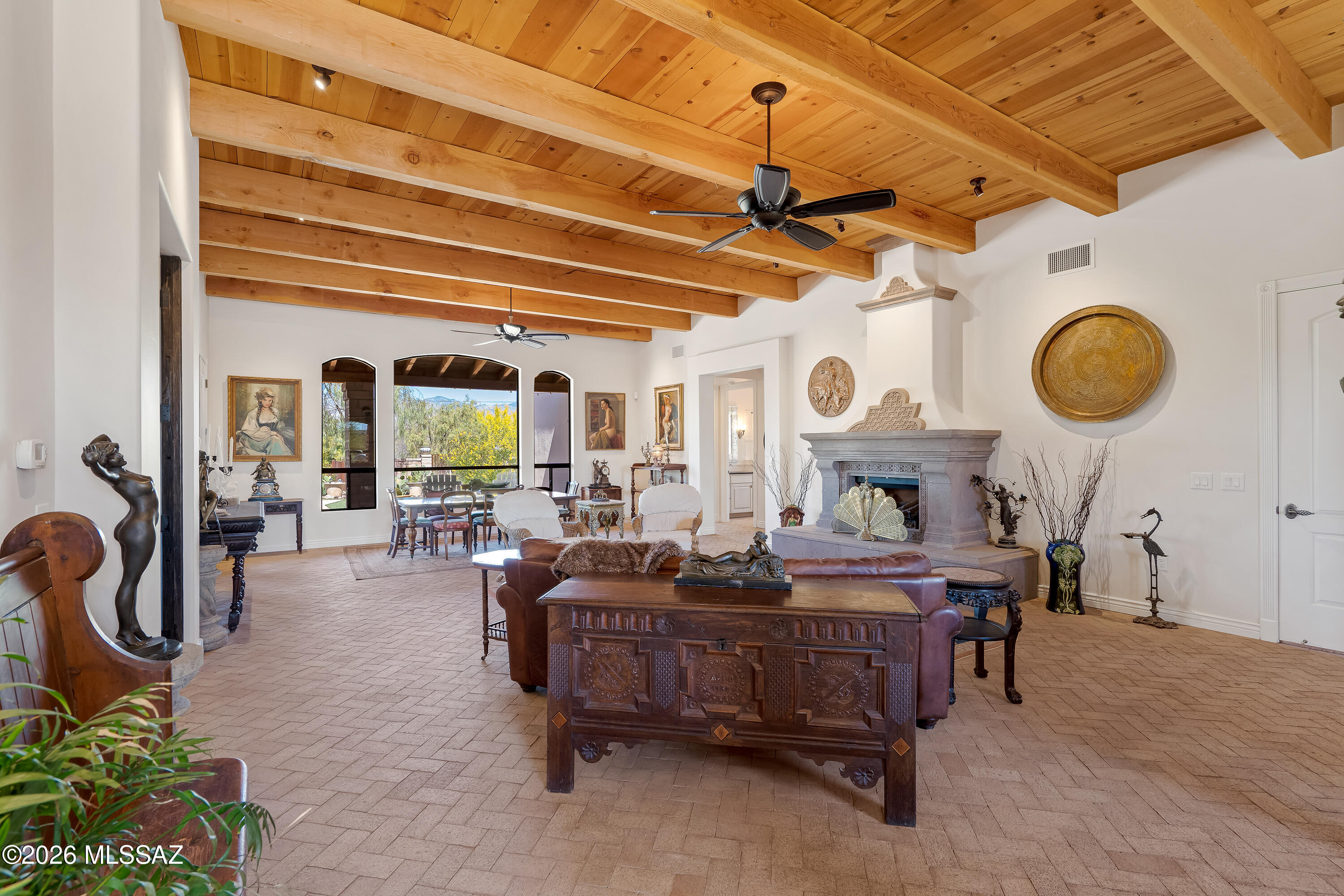 455 N Avenida Aguila