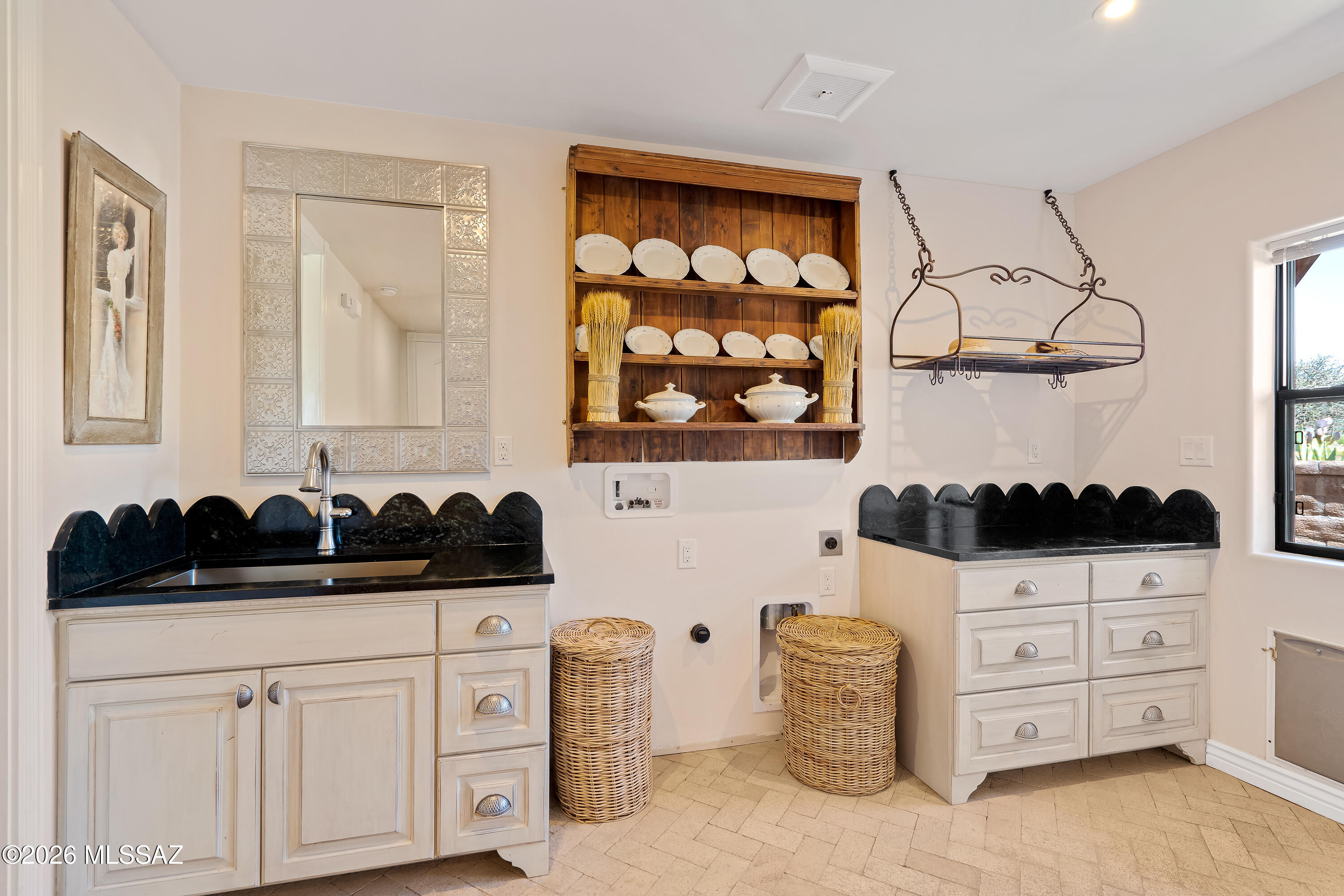 455 N Avenida Aguila