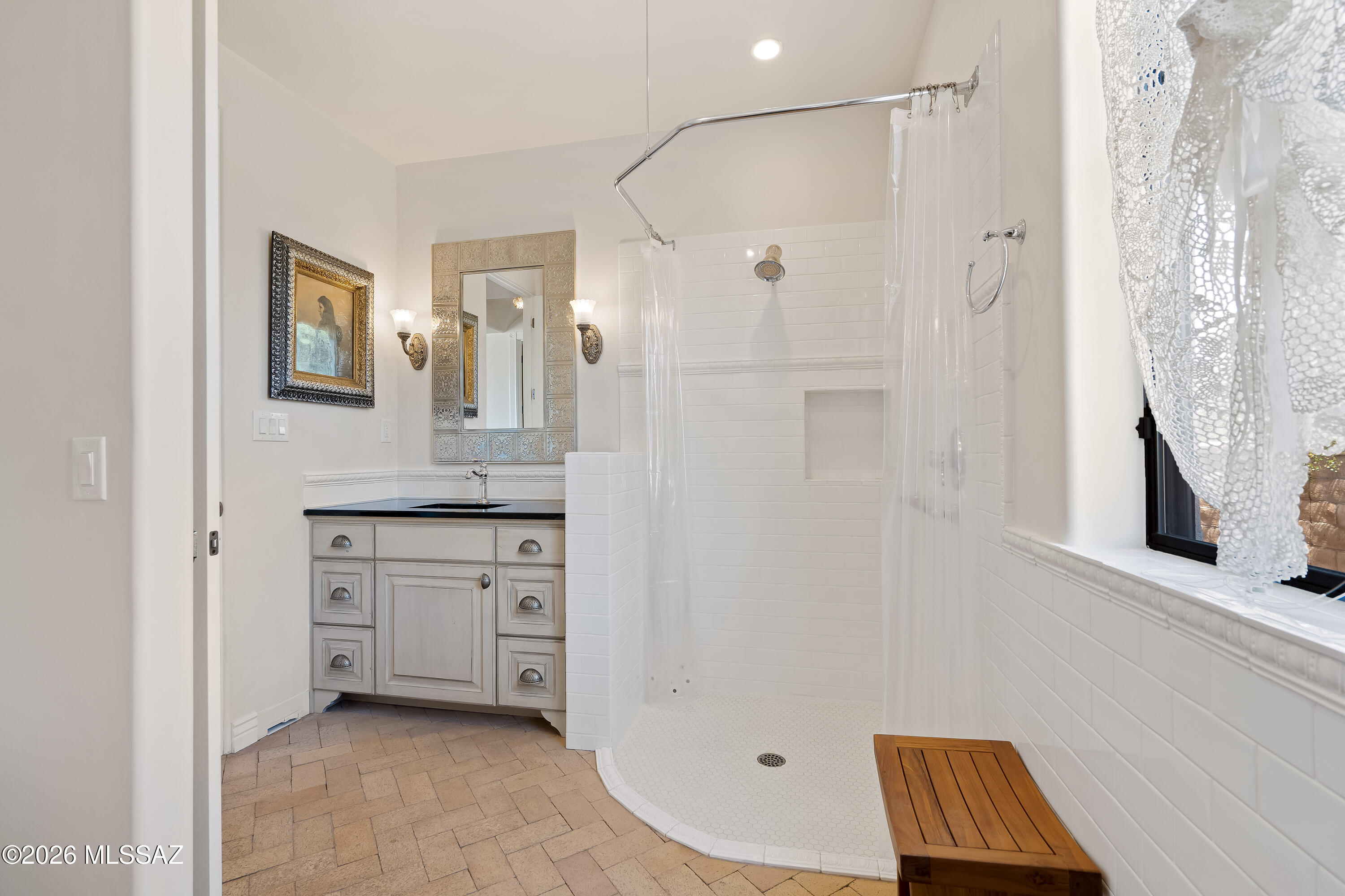 455 N Avenida Aguila