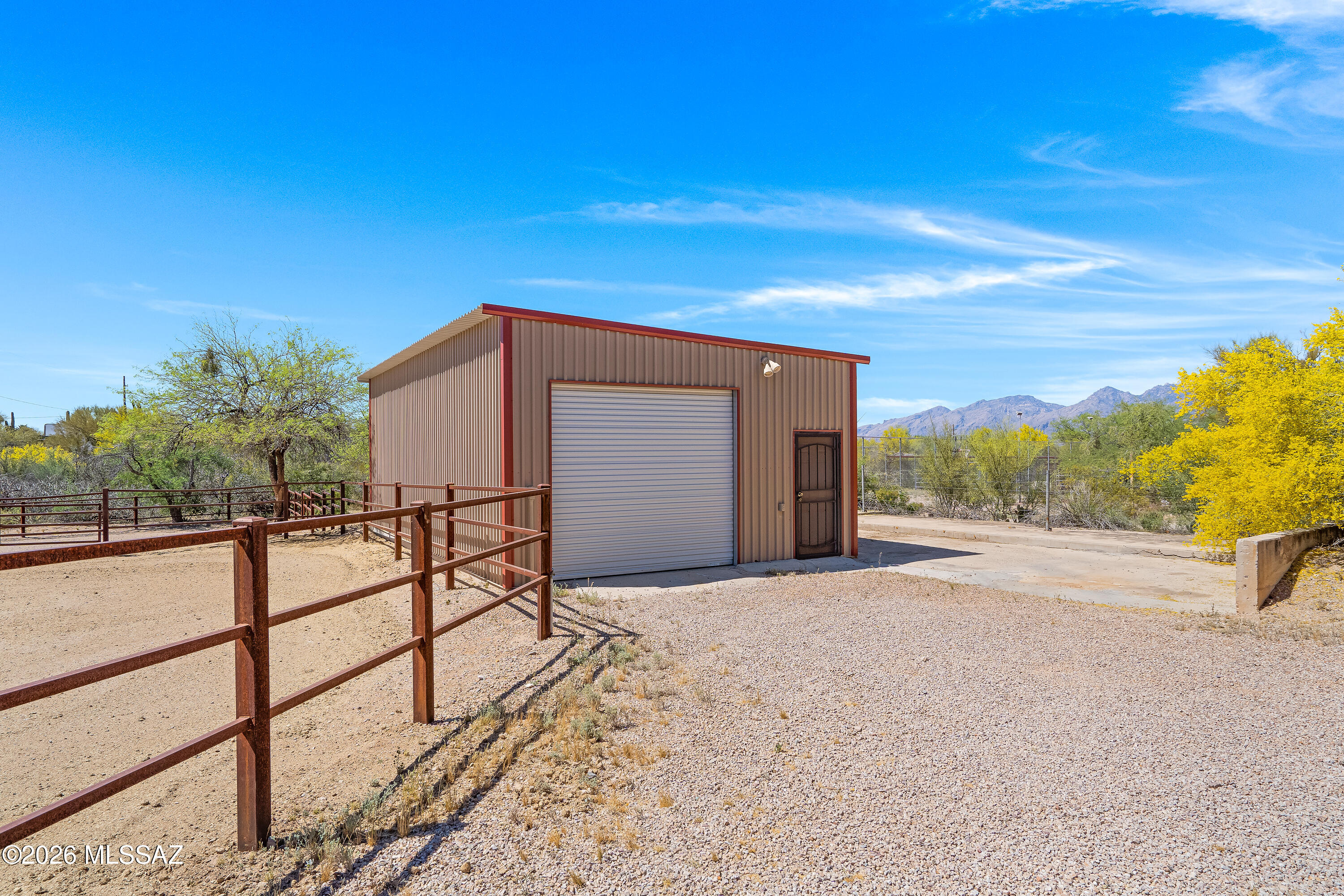 455 N Avenida Aguila