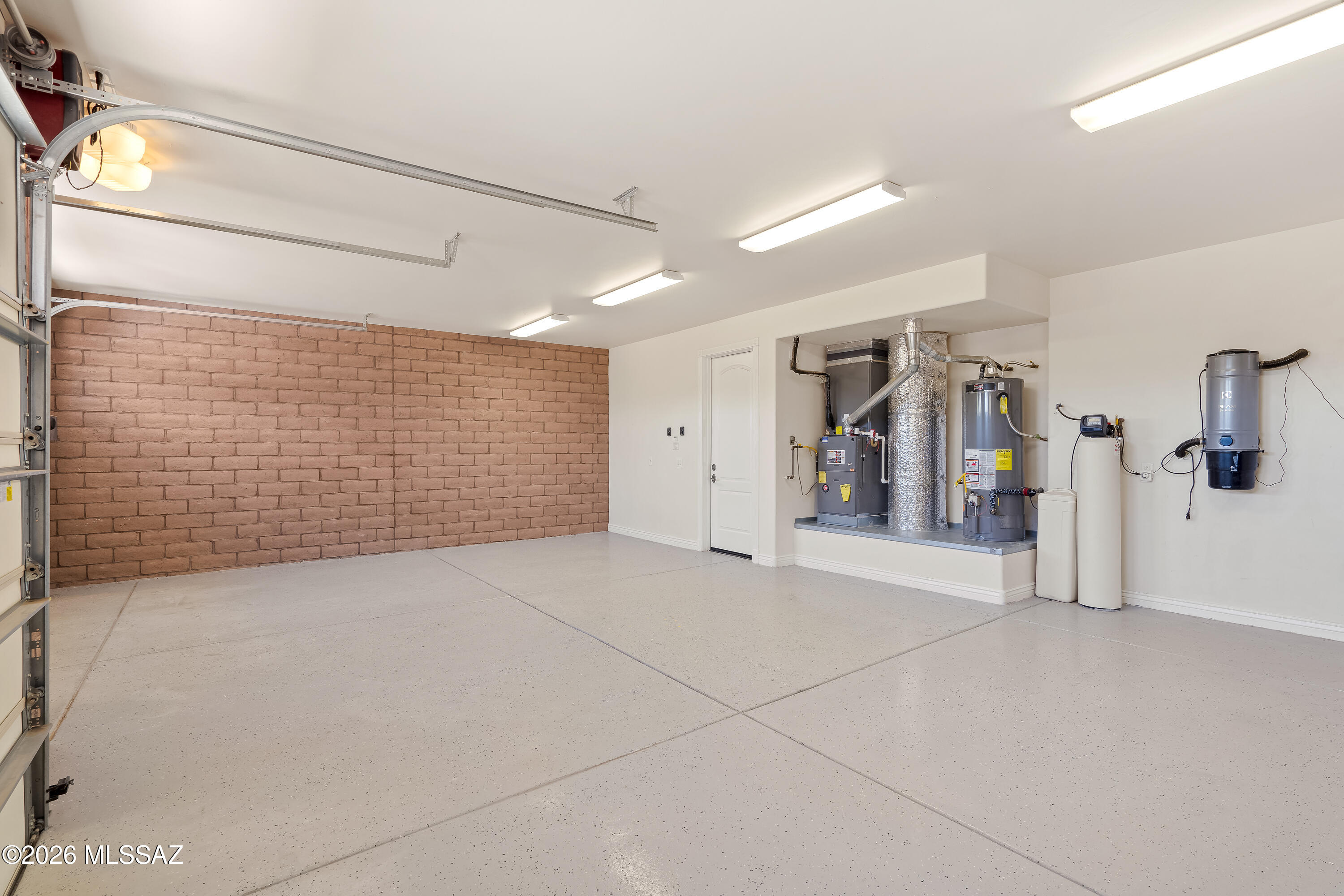 455 N Avenida Aguila