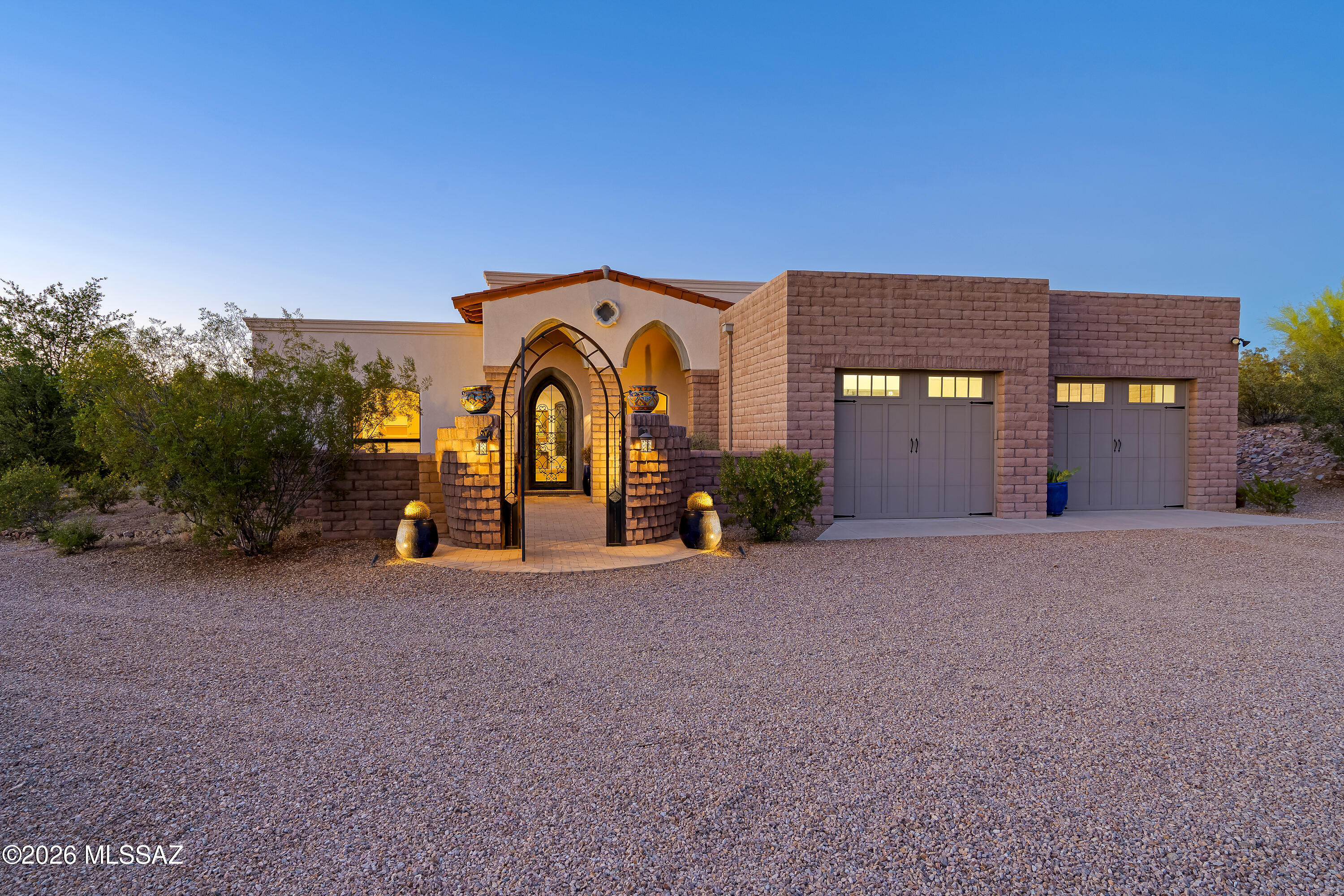 455 N Avenida Aguila