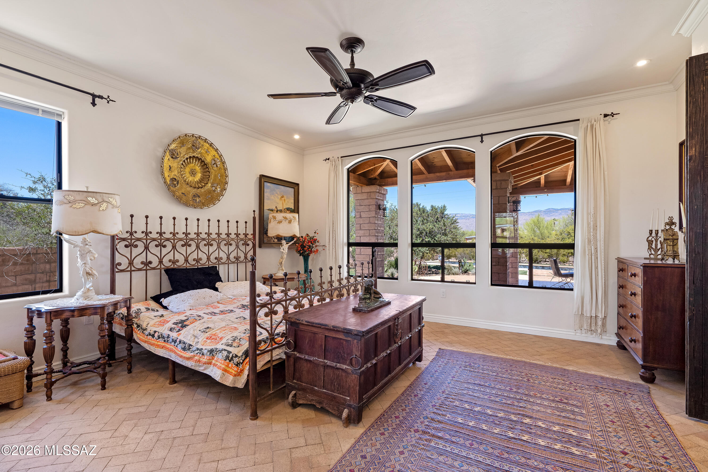 455 N Avenida Aguila