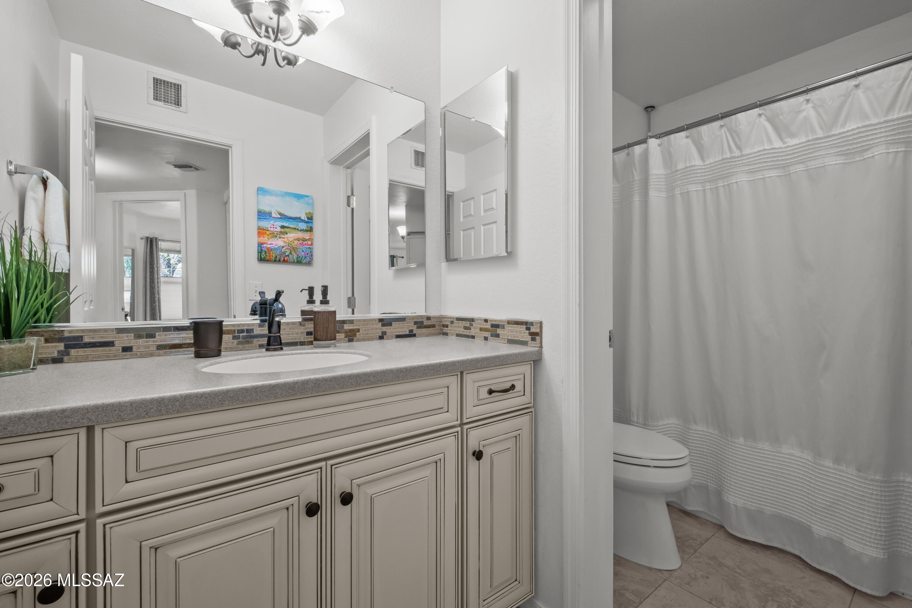 6655 N Canyon Crest Drive 10260