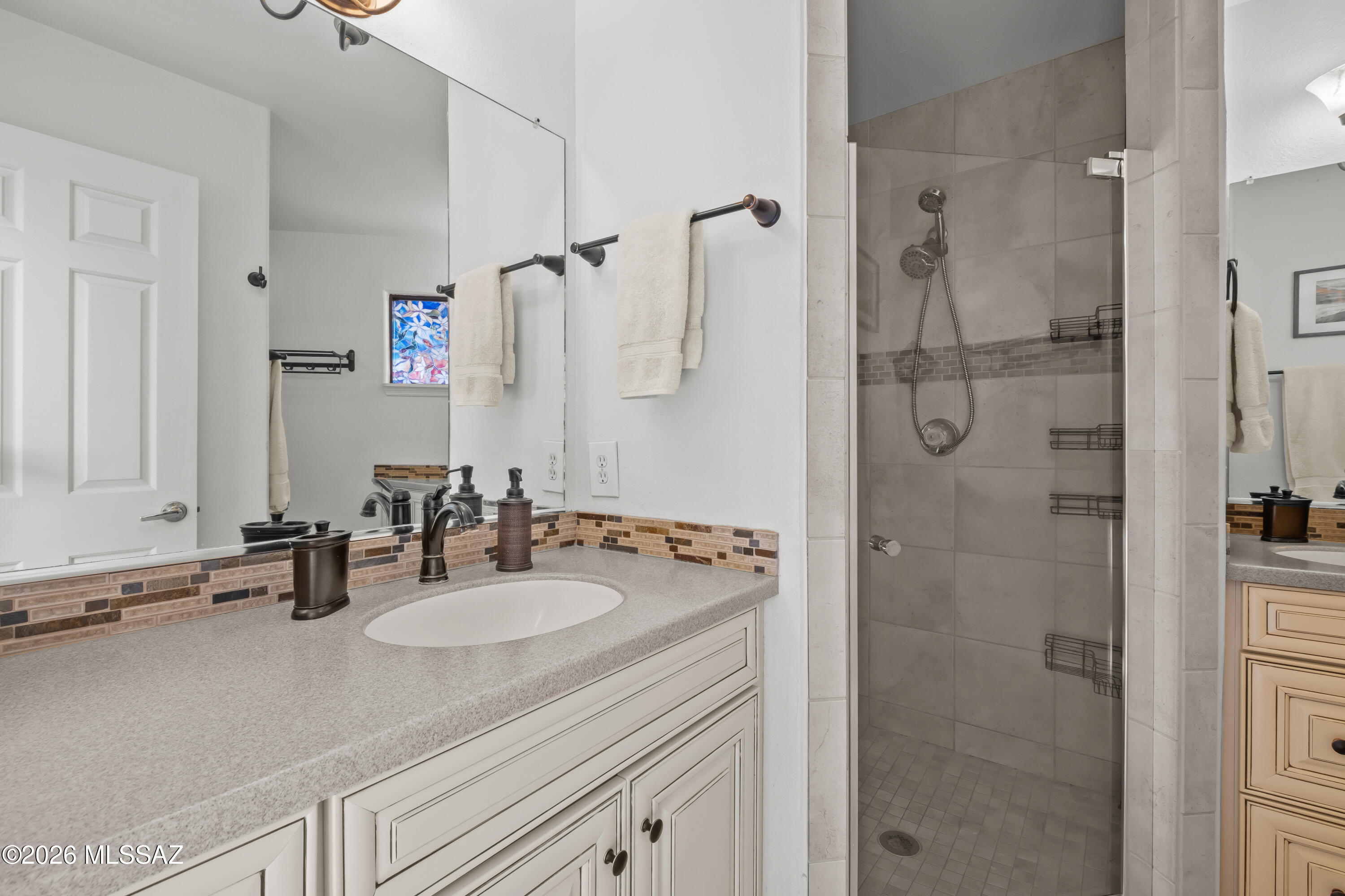 6655 N Canyon Crest Drive 10260