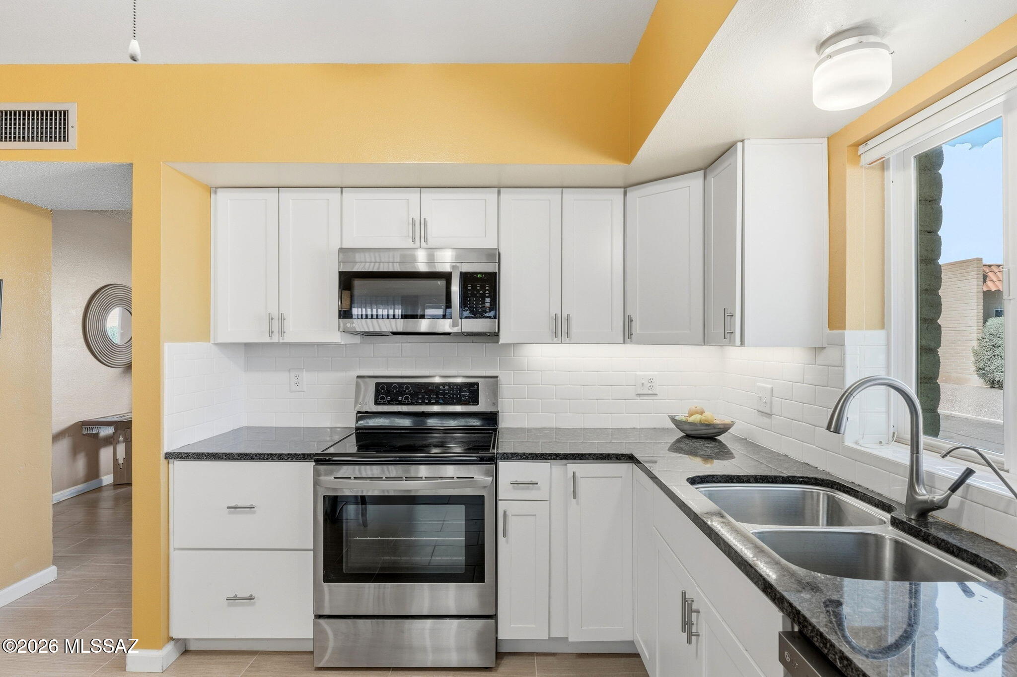 941 S Pantano Parkway