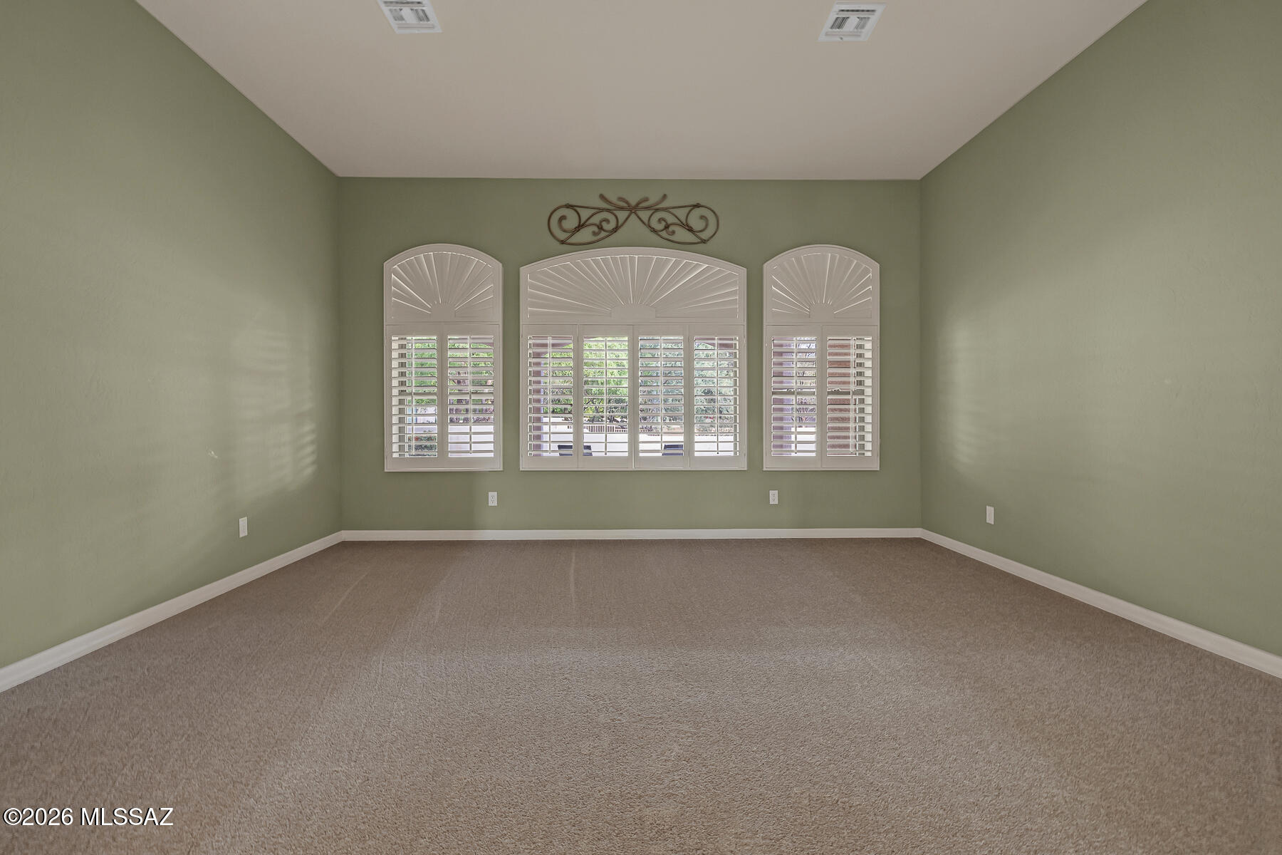 126 E Silverstone Place