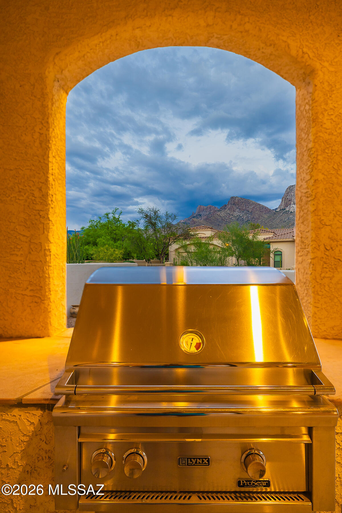 126 E Silverstone Place