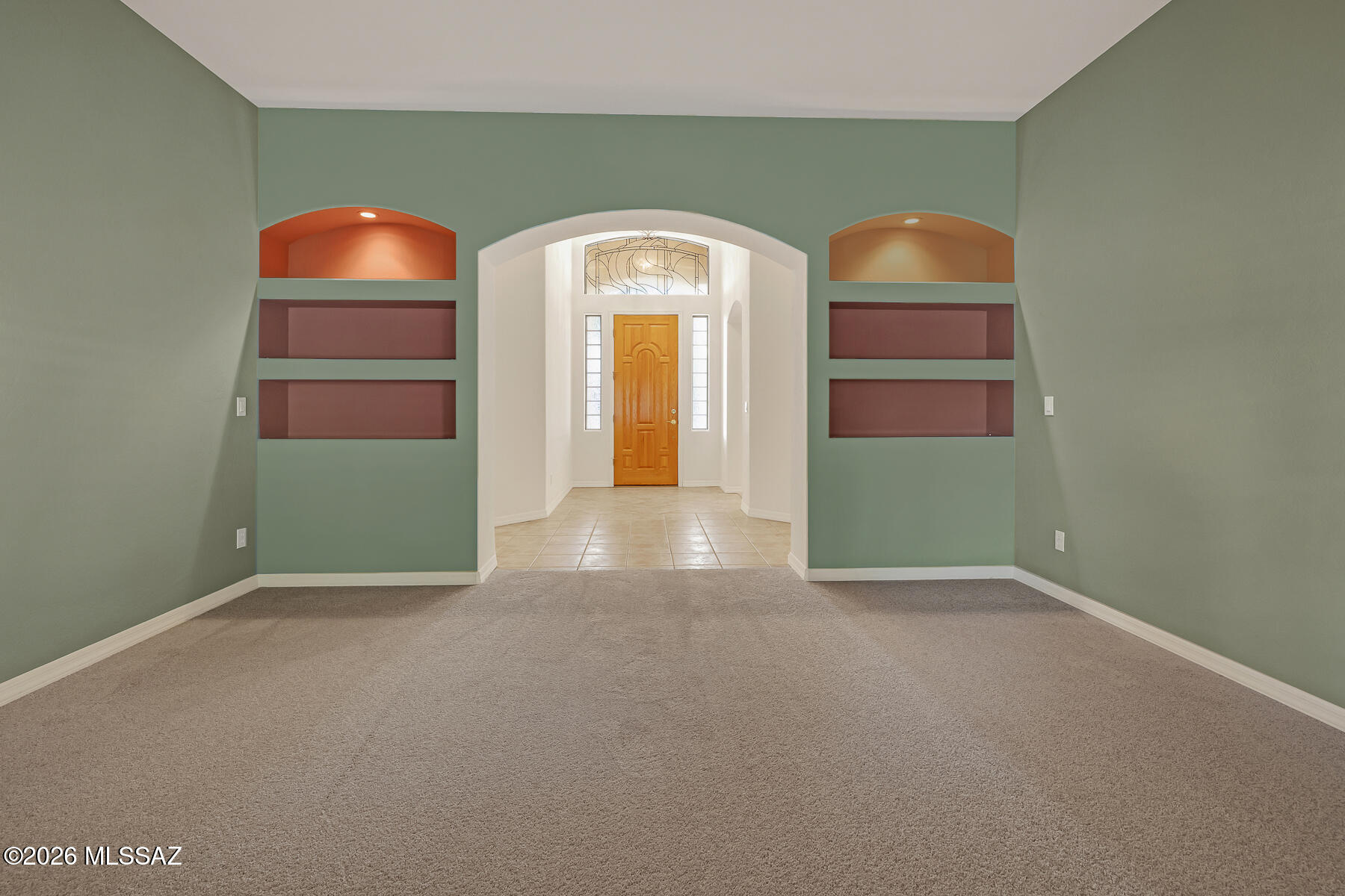 126 E Silverstone Place