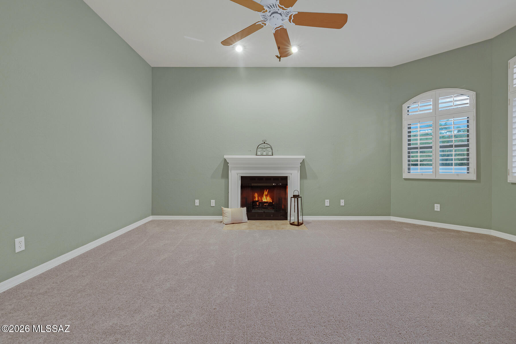 126 E Silverstone Place