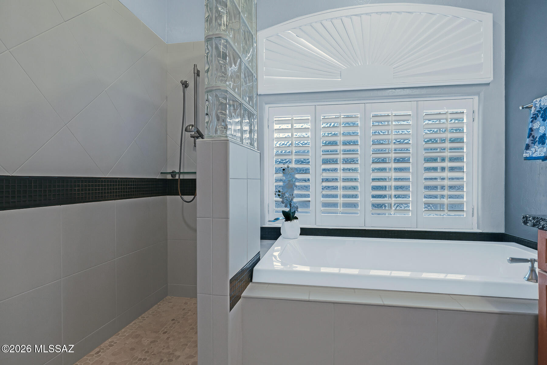 126 E Silverstone Place