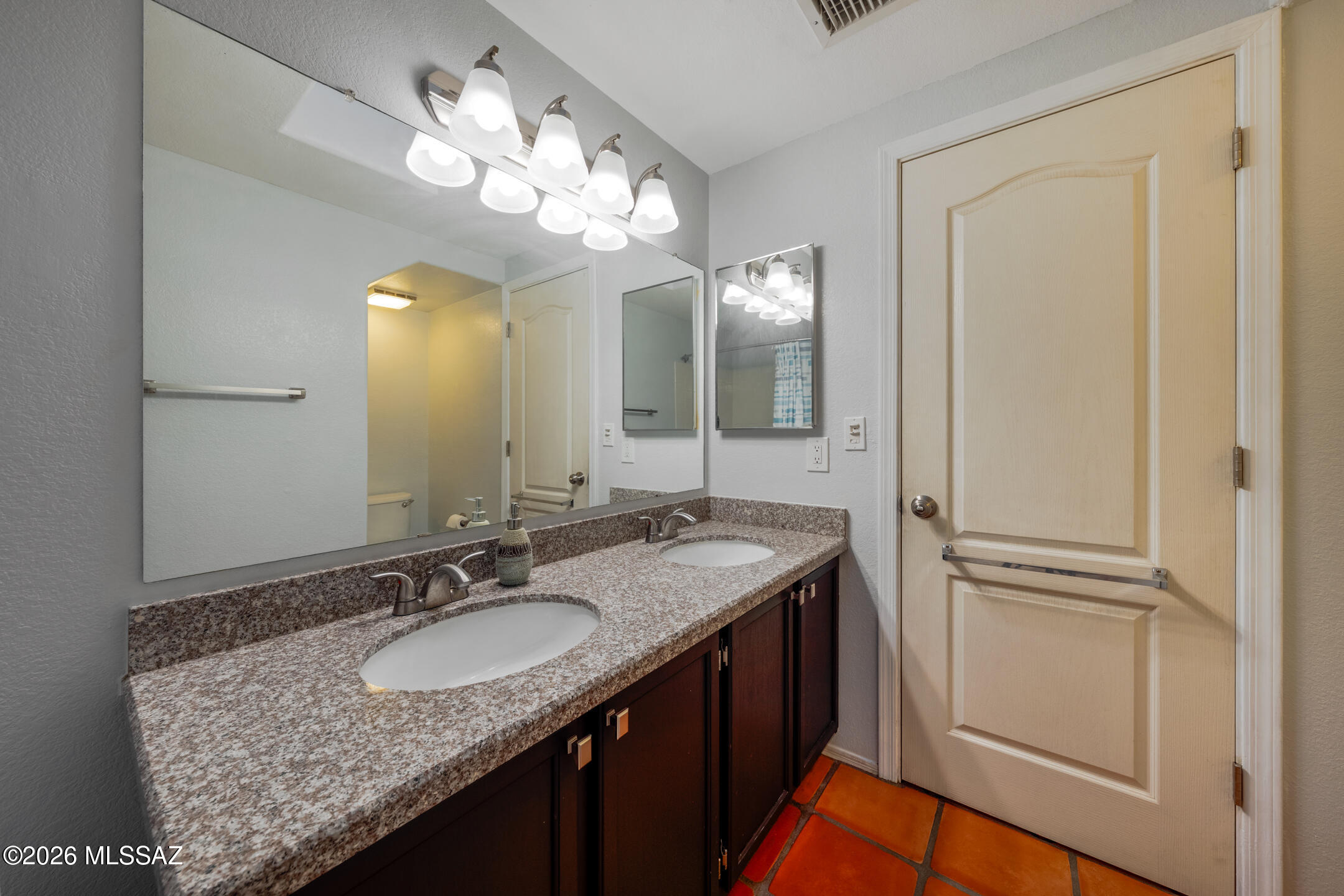 2711 W Camino De La Caterva