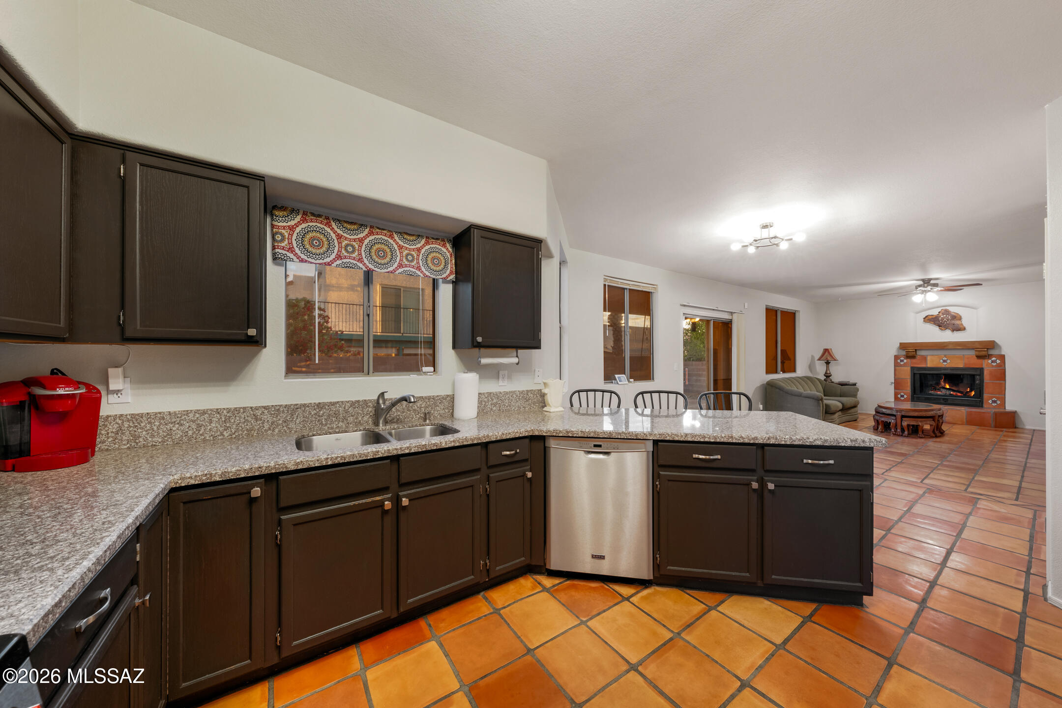 2711 W Camino De La Caterva