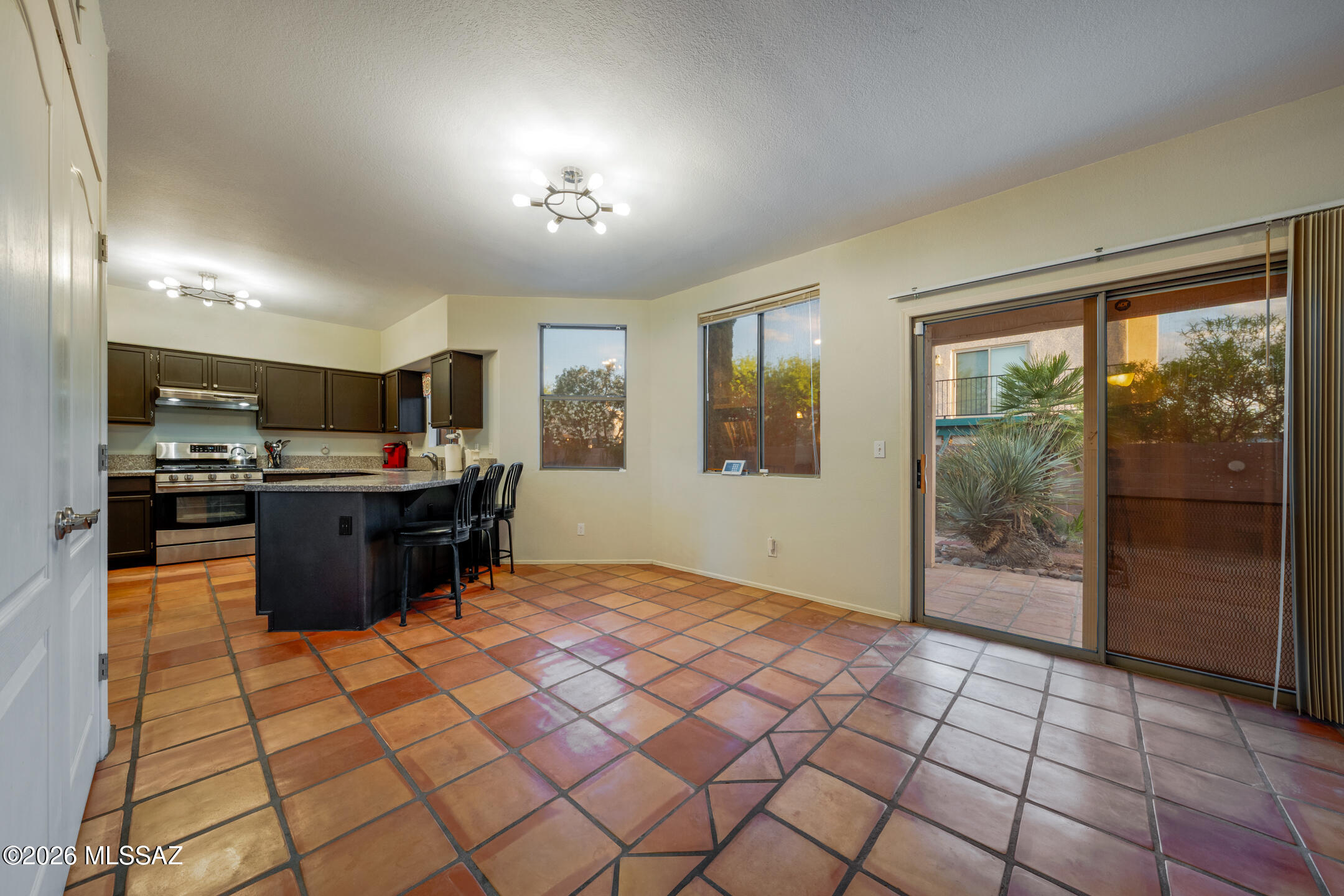 2711 W Camino De La Caterva