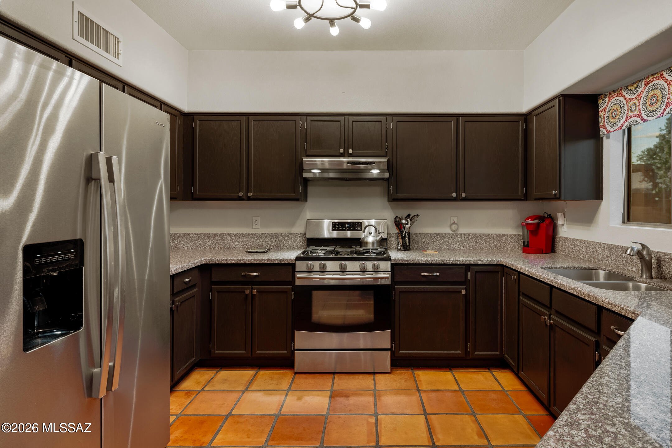 2711 W Camino De La Caterva