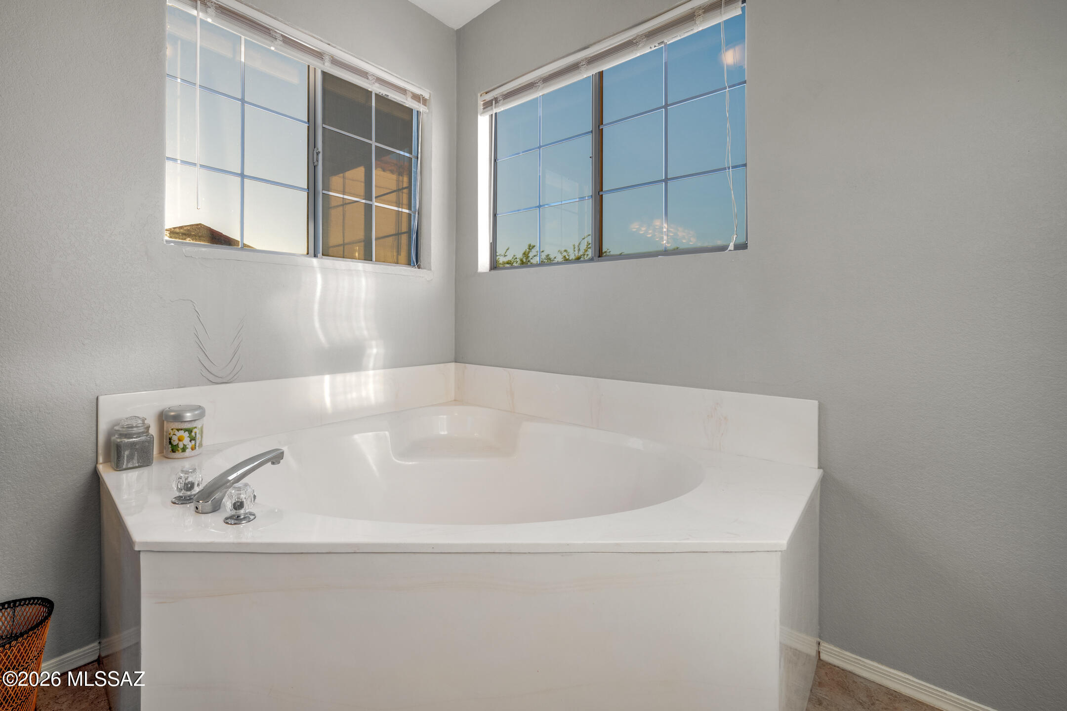 2711 W Camino De La Caterva