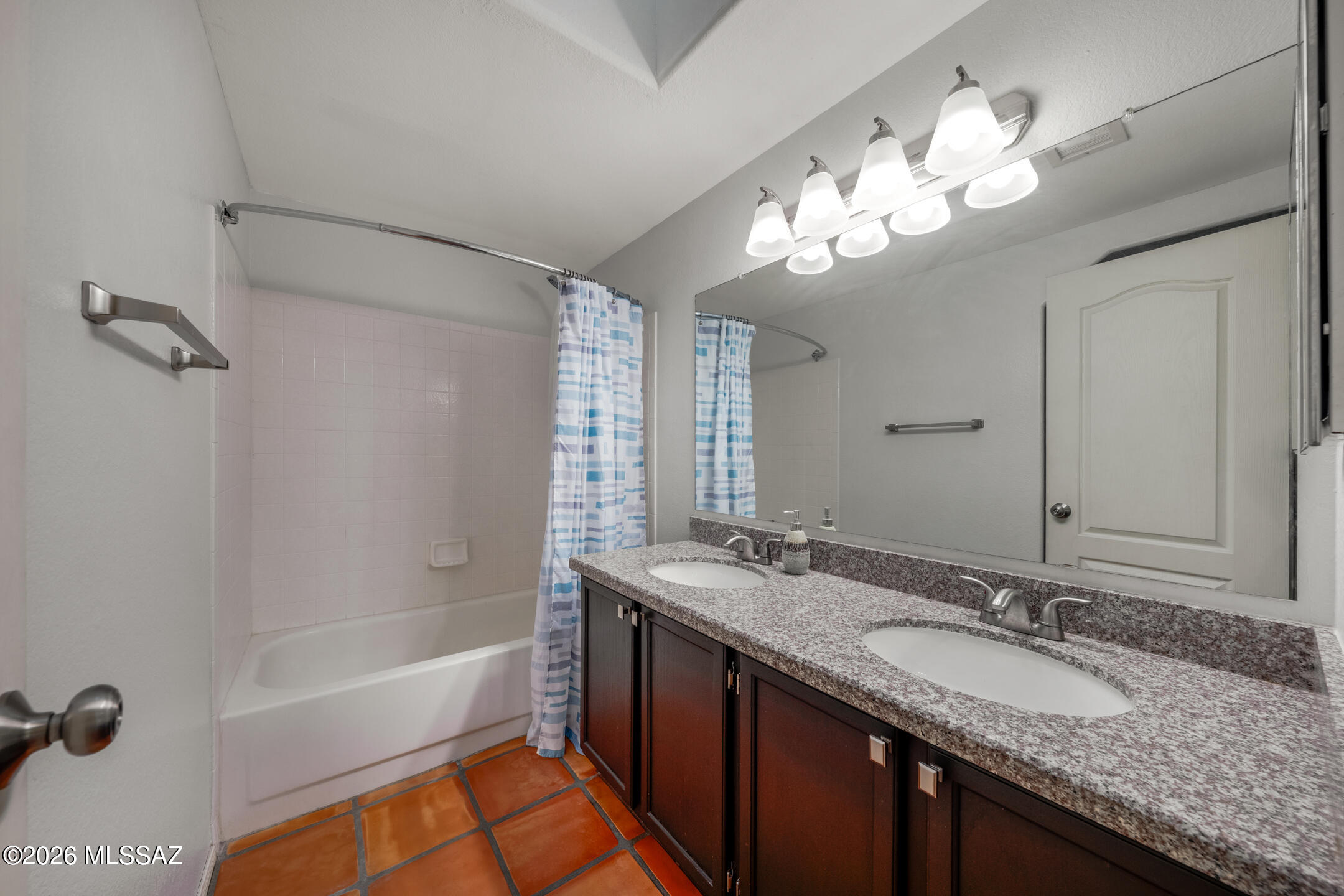 2711 W Camino De La Caterva