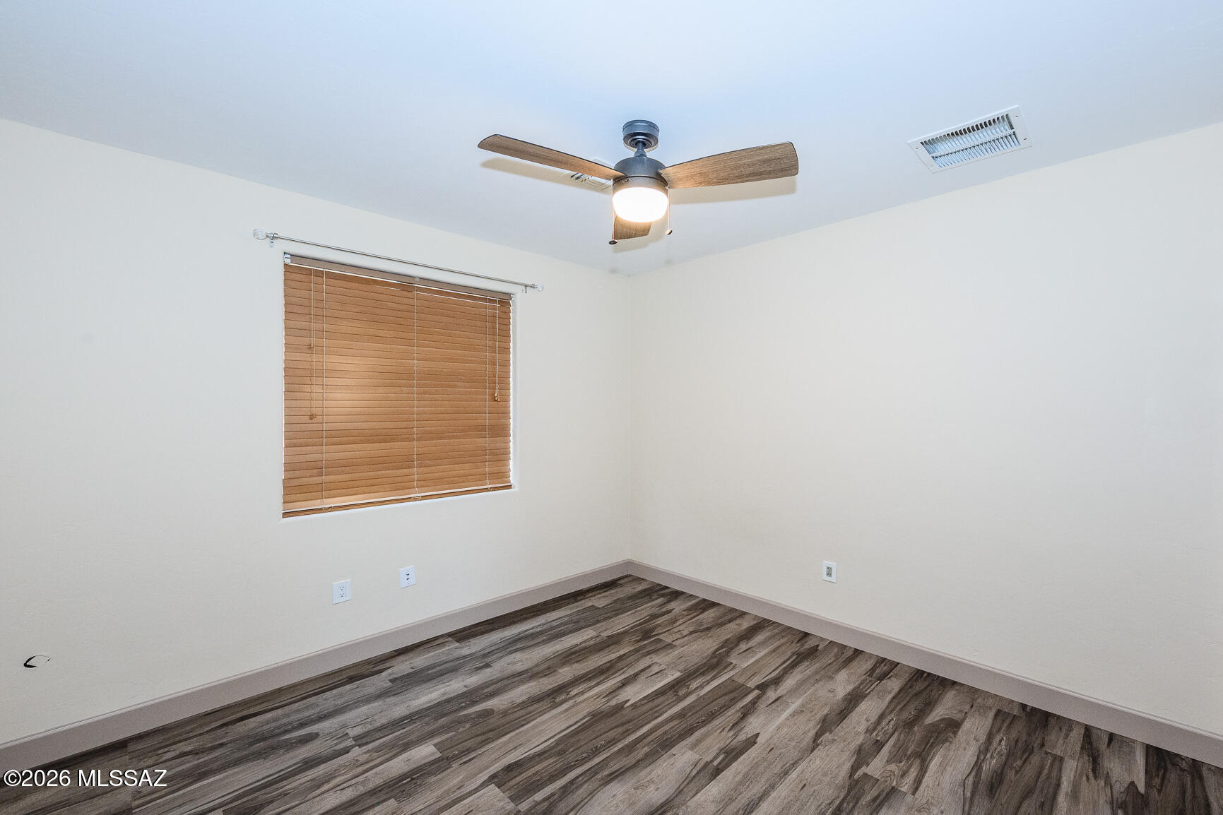 424 E Placita Costana