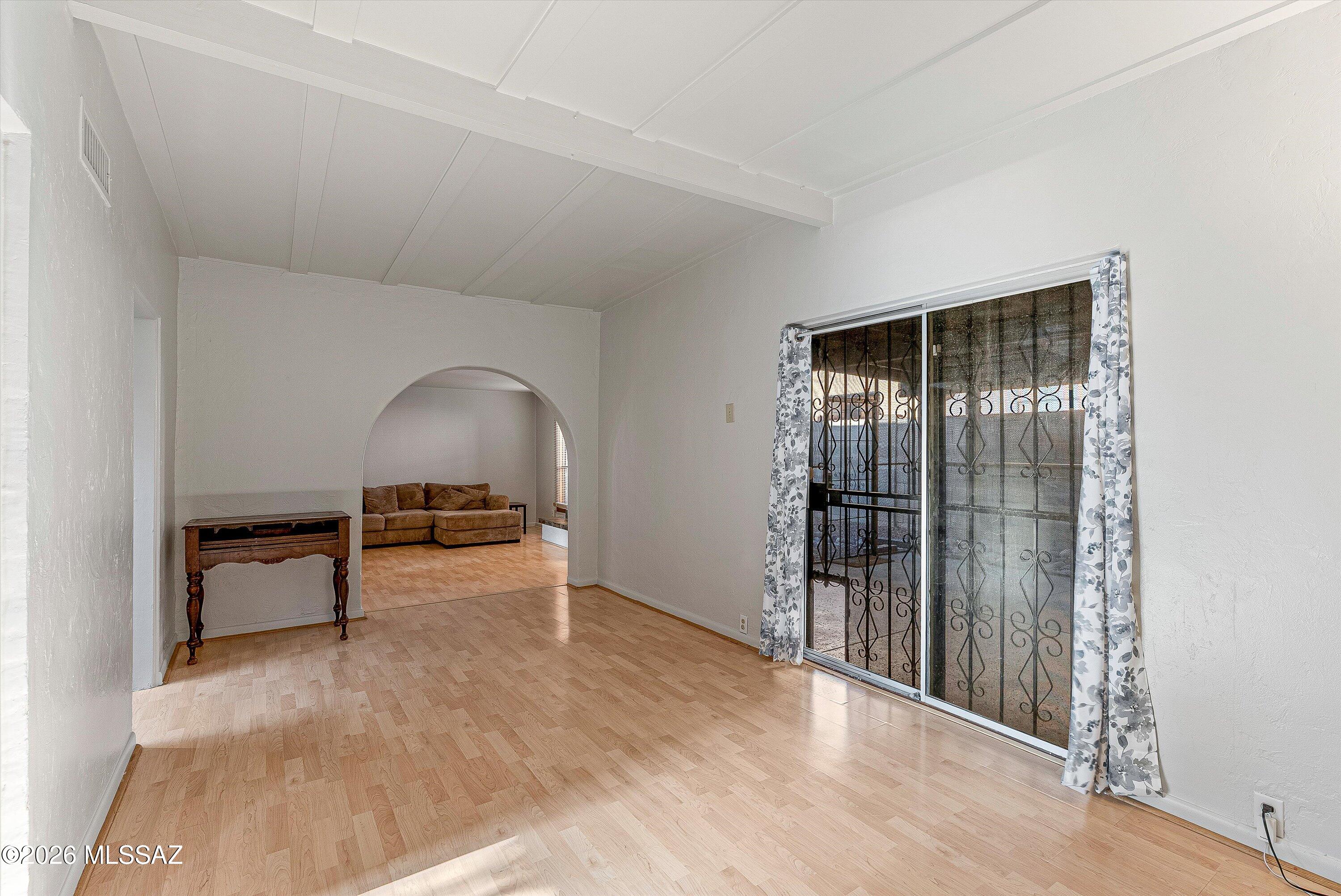 4950 E Hawthorne Street