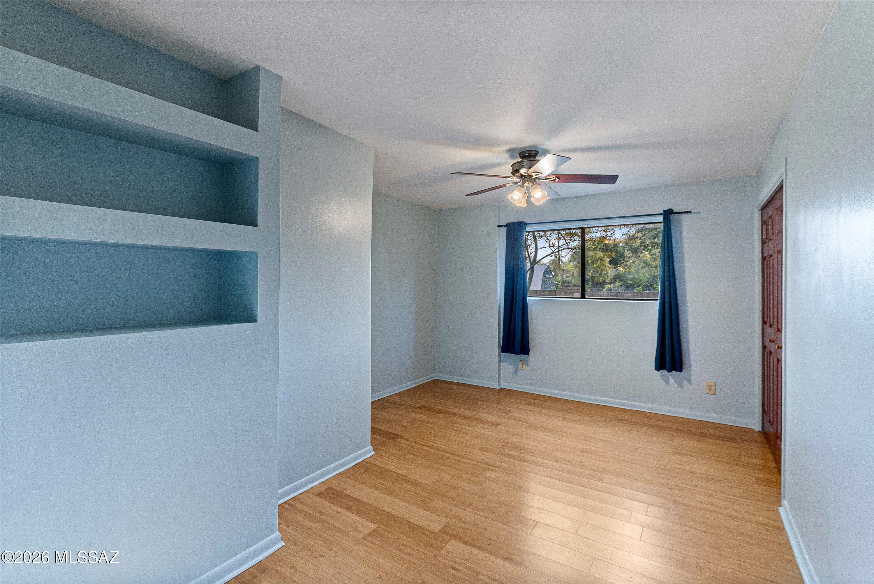 4950 E Hawthorne Street